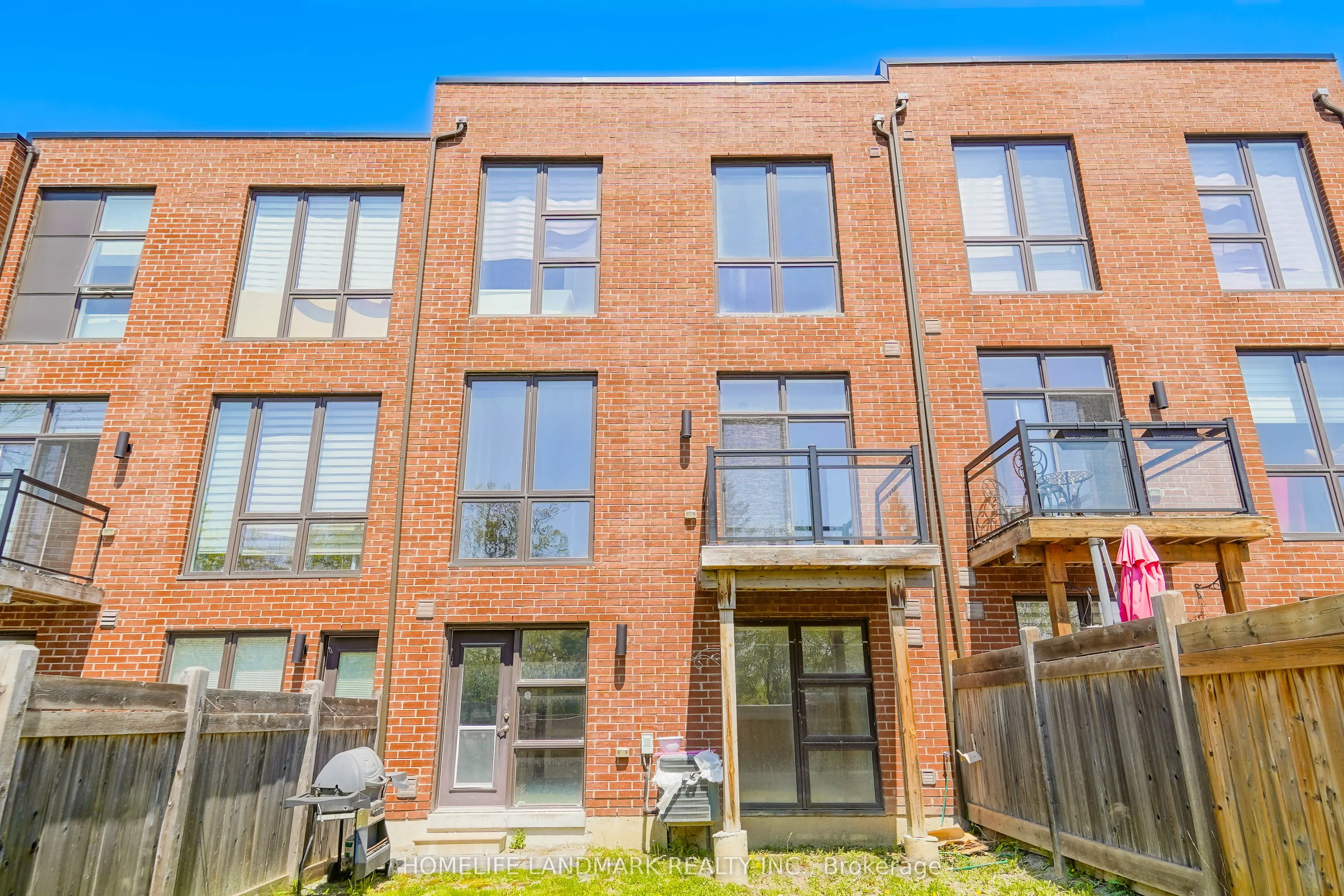 8 Crestridge Drive