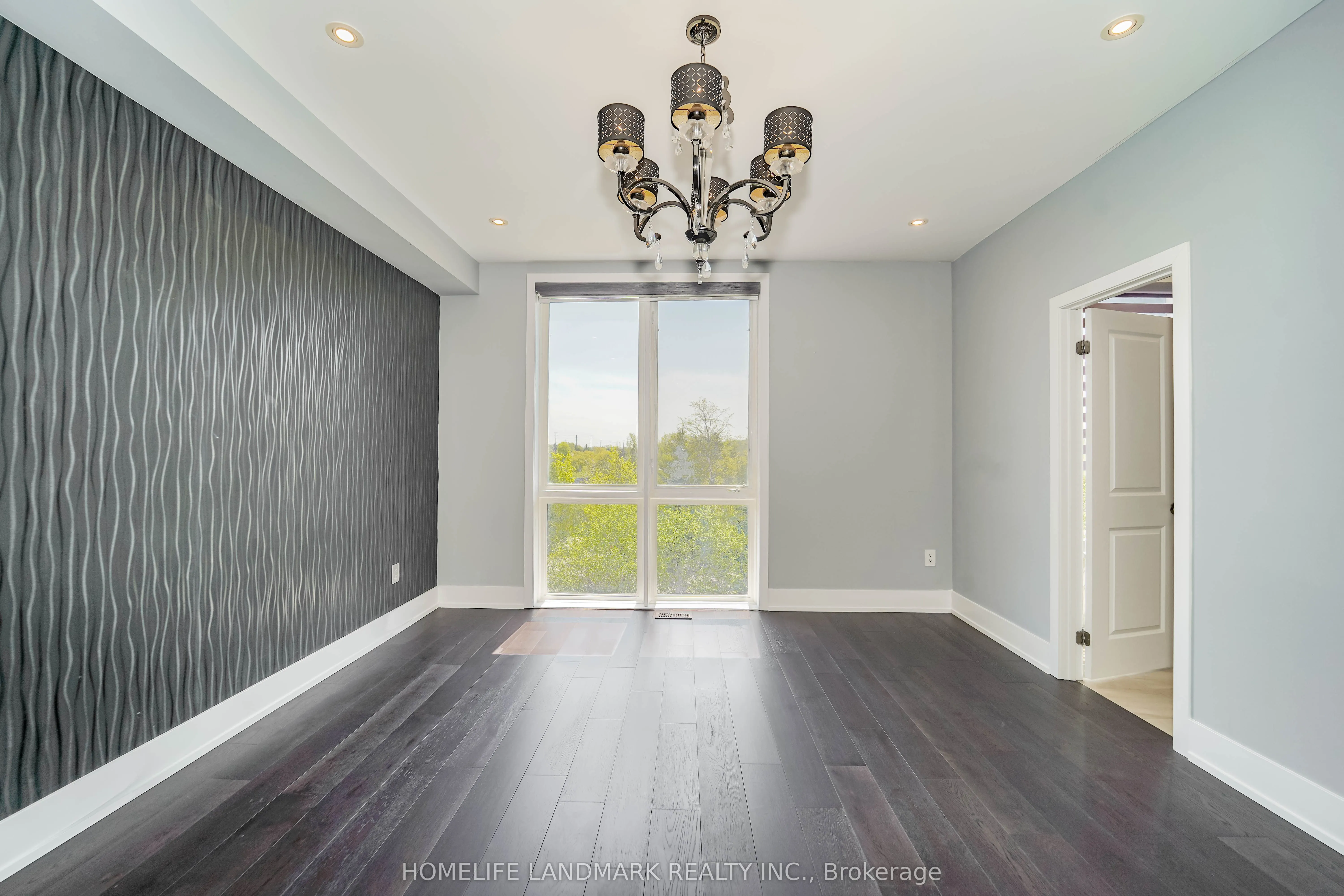 8 Crestridge Drive