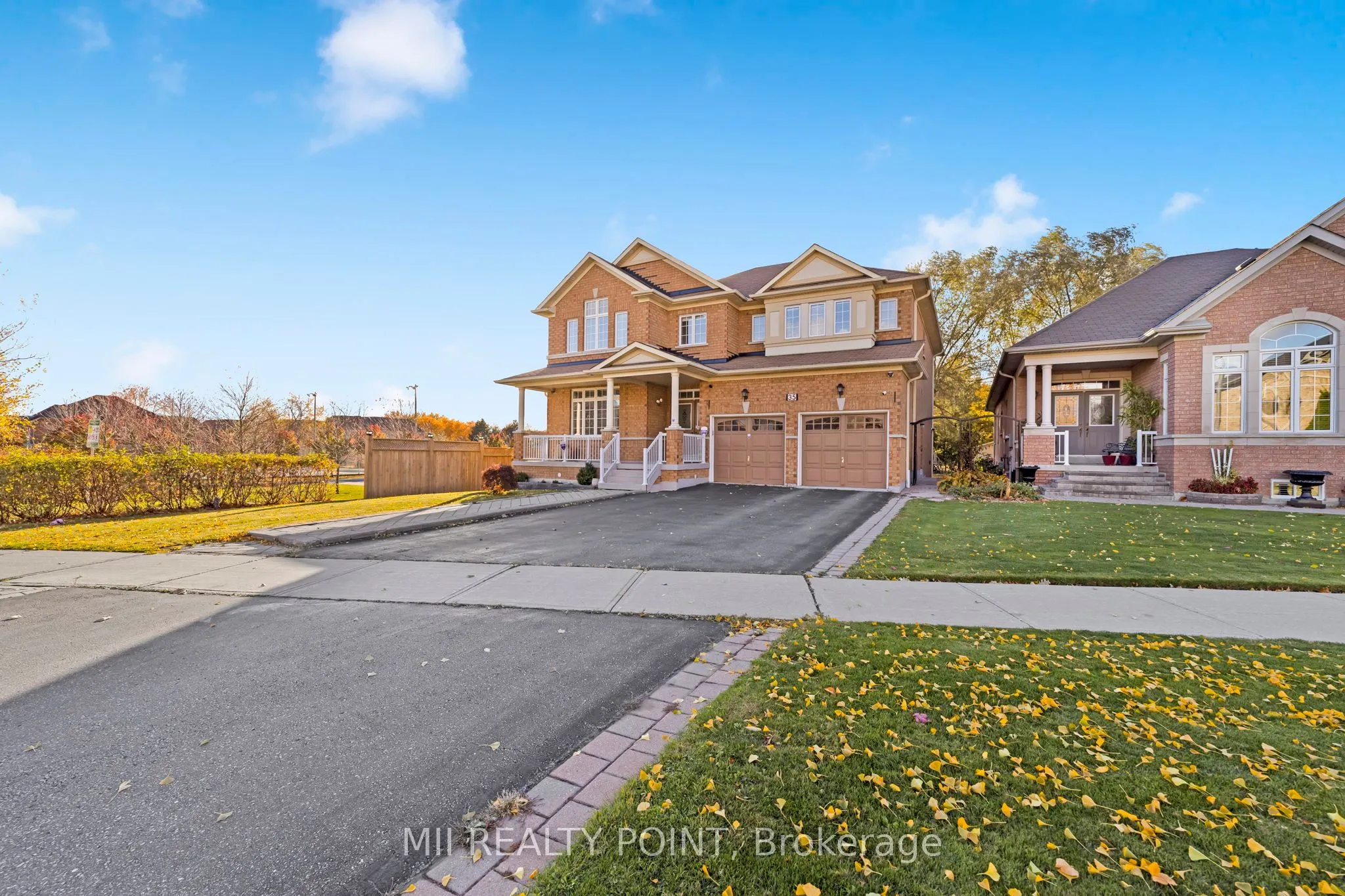 35 Kentwood Crescent