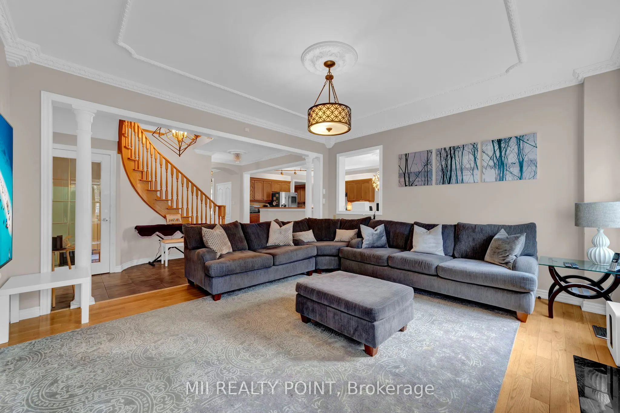 35 Kentwood Crescent