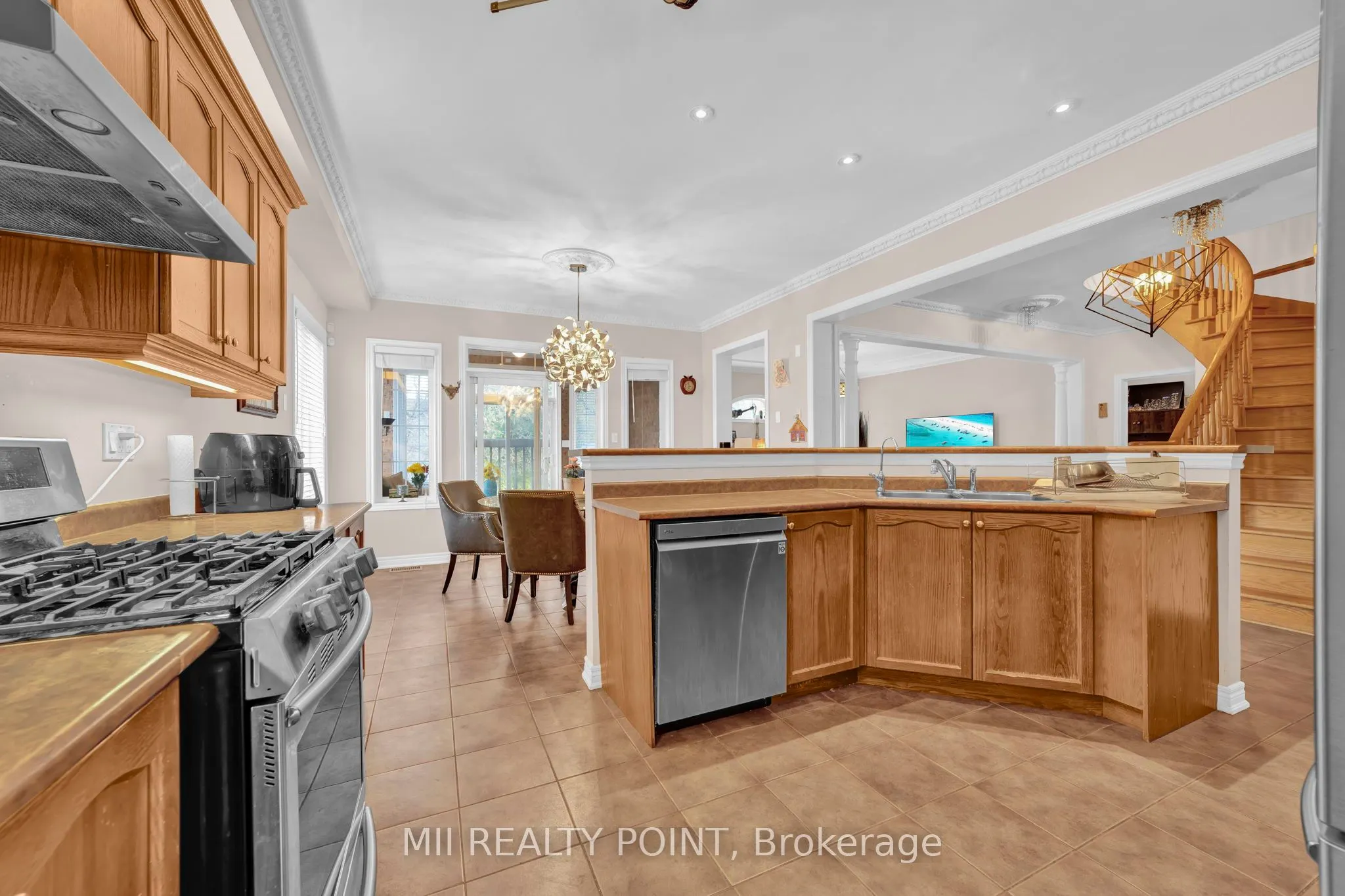 35 Kentwood Crescent