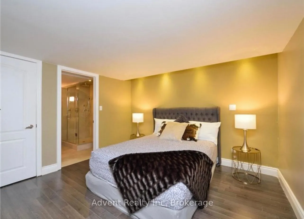 17 Warden Woods Court