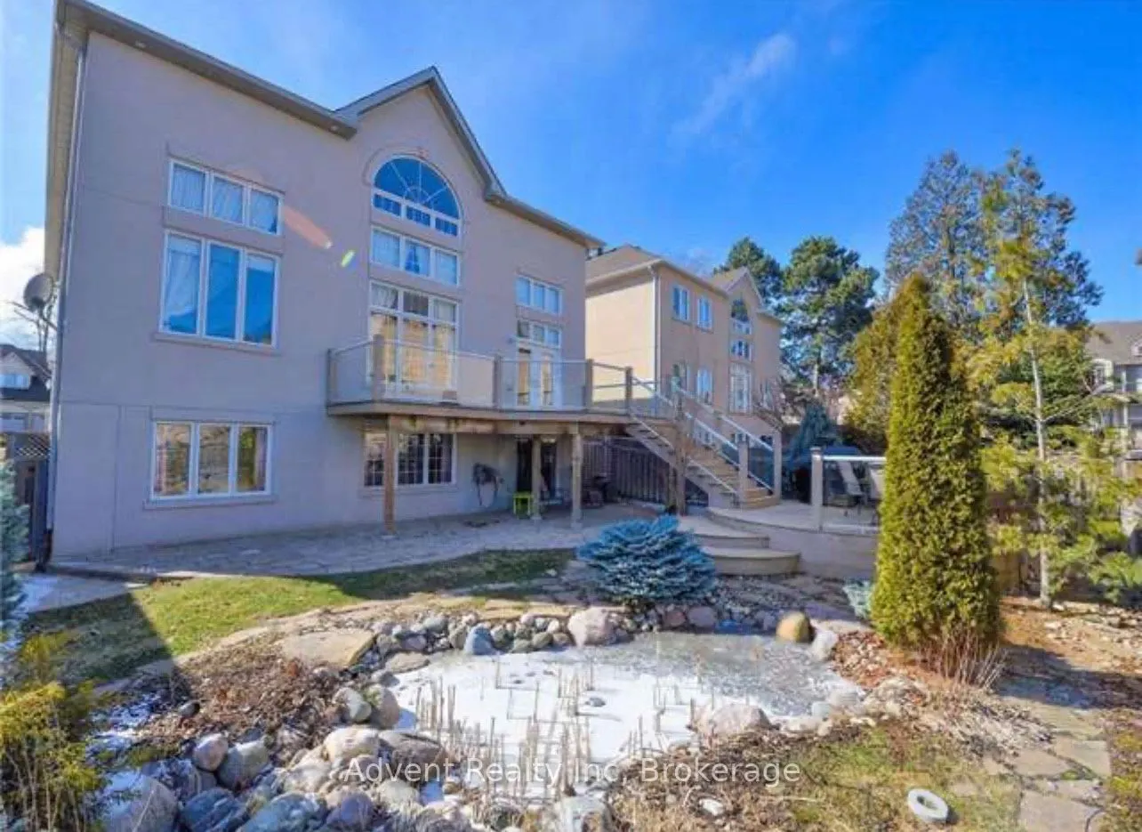 17 Warden Woods Court