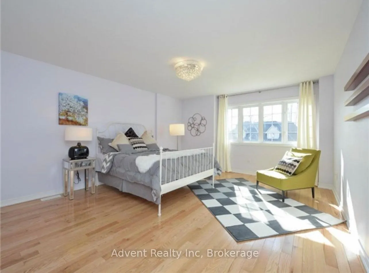 17 Warden Woods Court