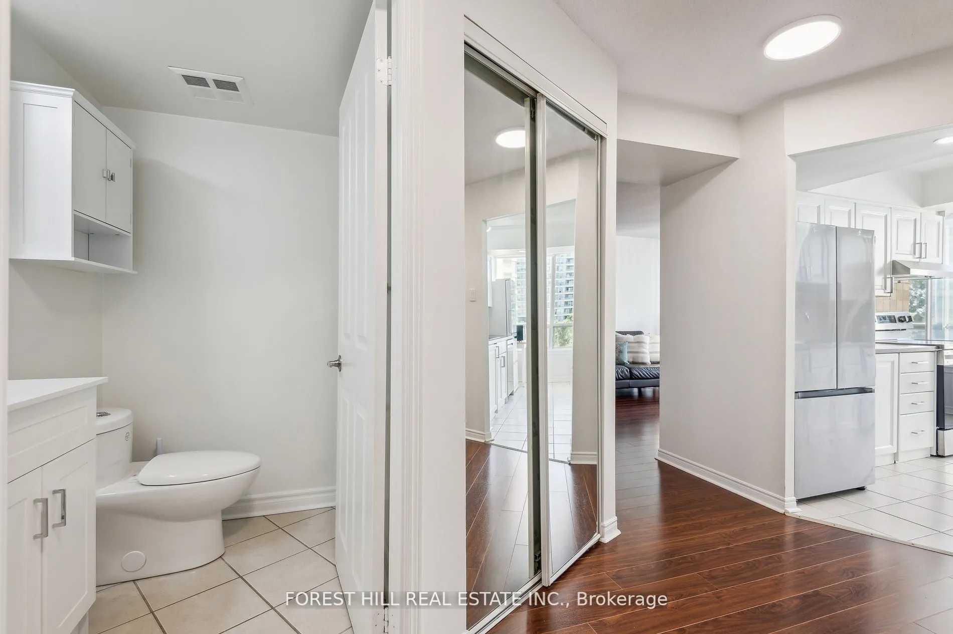 7250 Yonge Street, #401