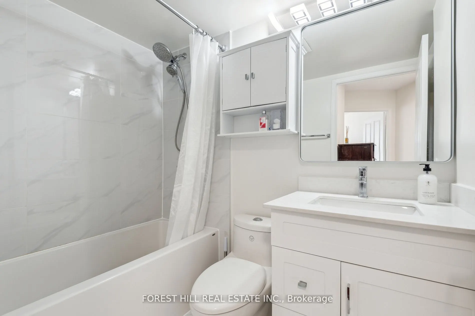 7250 Yonge Street, #401