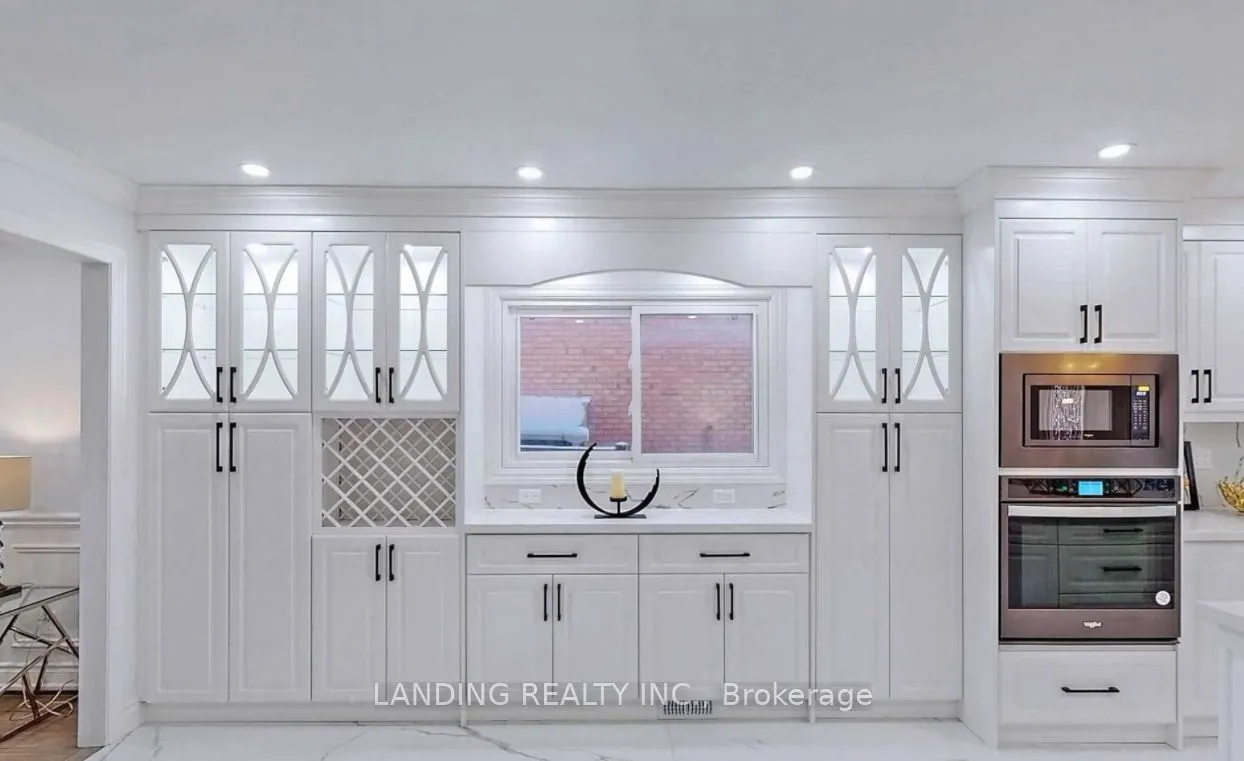 109 Highglen Avenue, #Main Floor