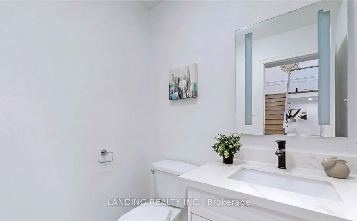 109 Highglen Avenue, #Main Floor