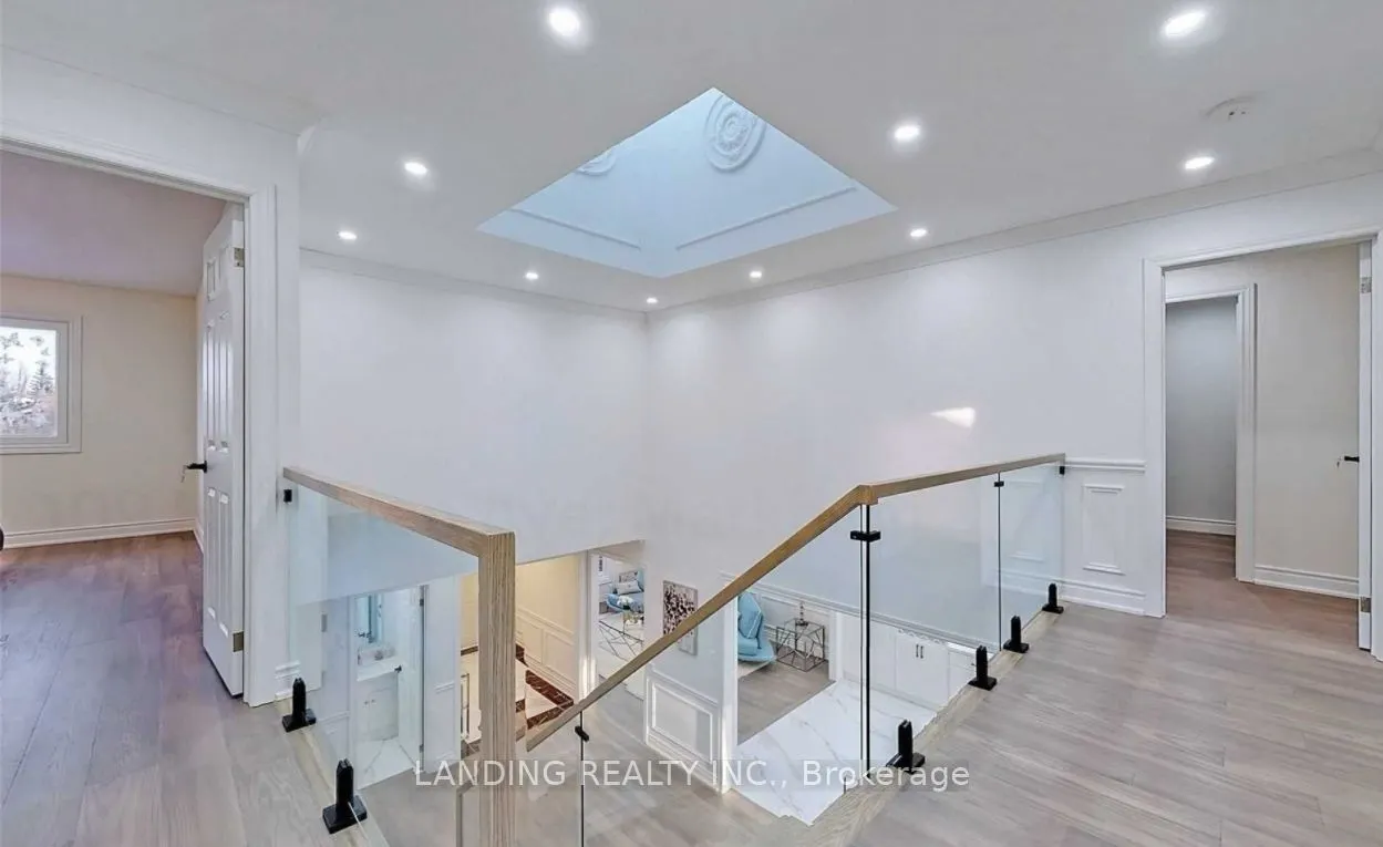 109 Highglen Avenue, #Main Floor