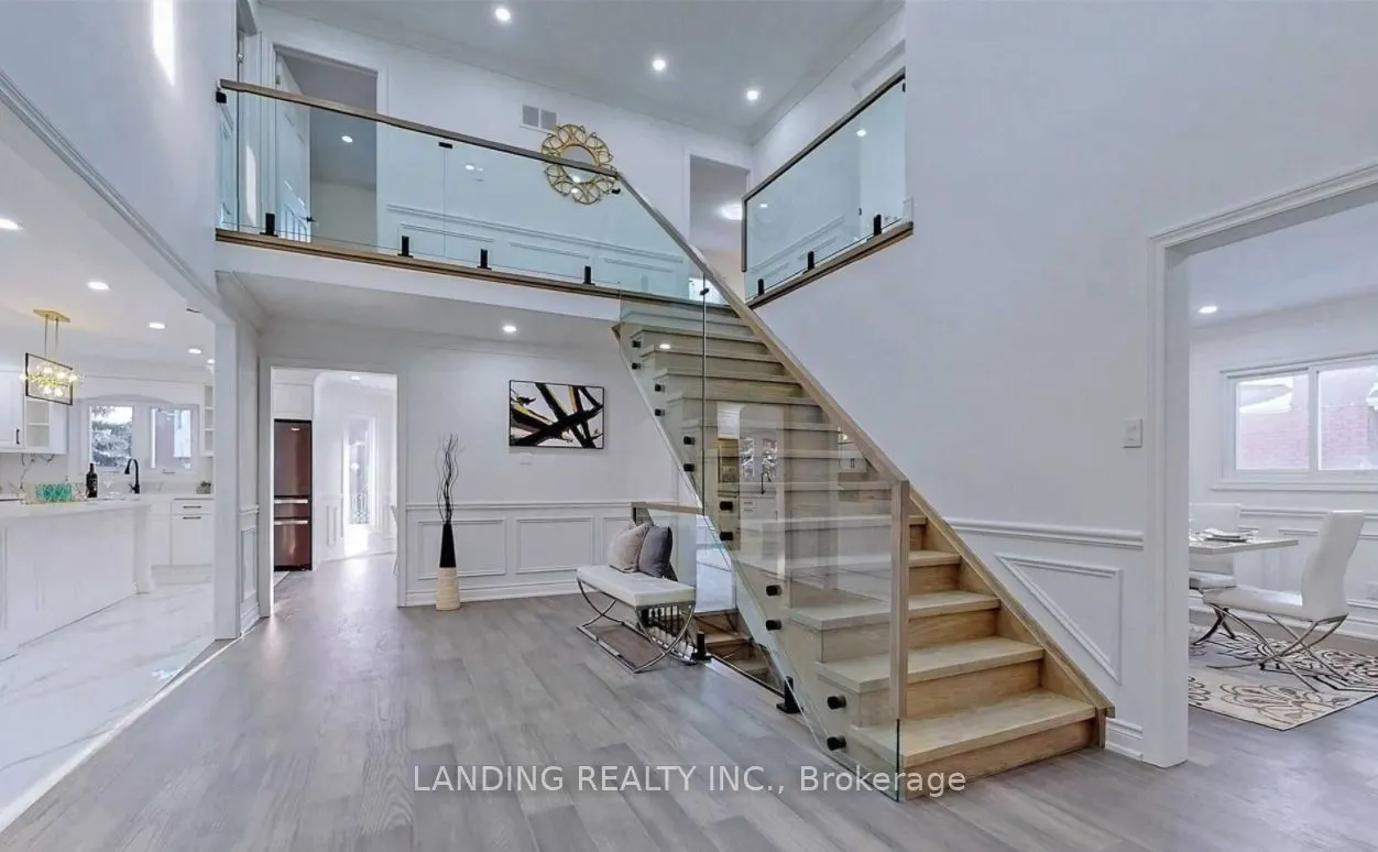 109 Highglen Avenue, #Main Floor