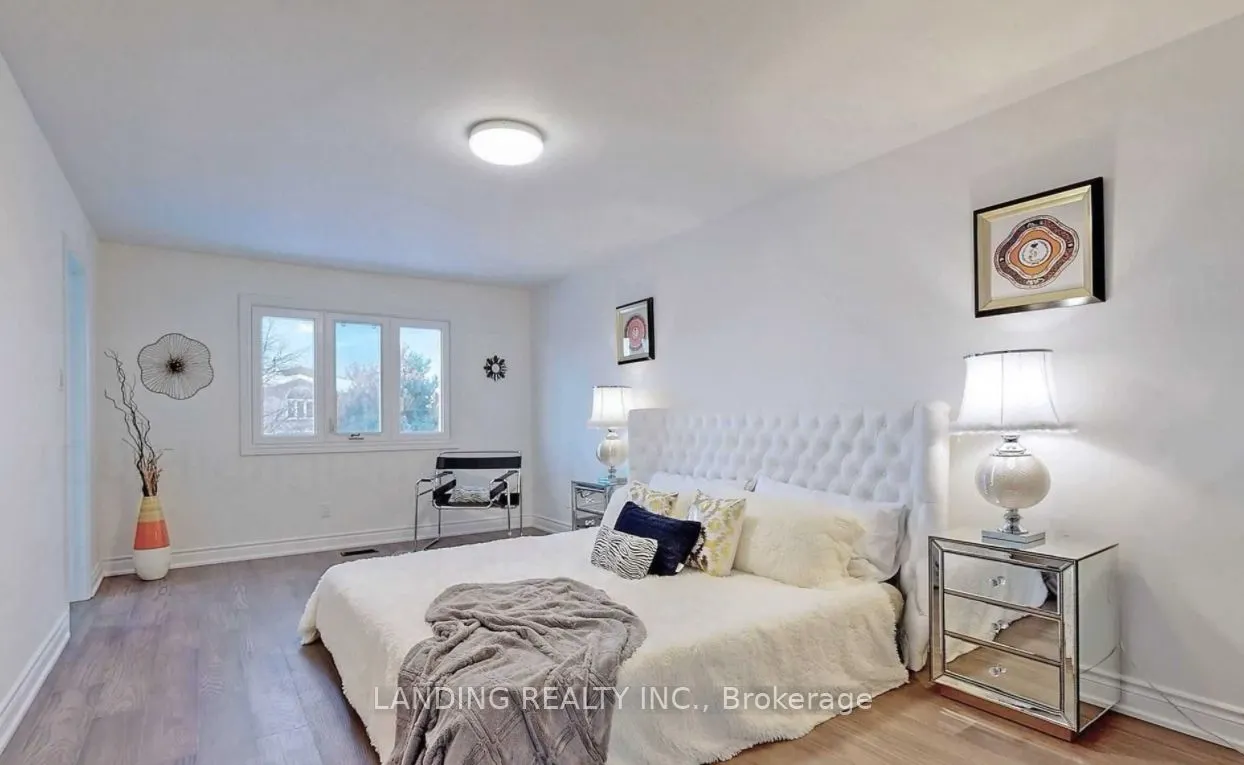 109 Highglen Avenue, #Main Floor