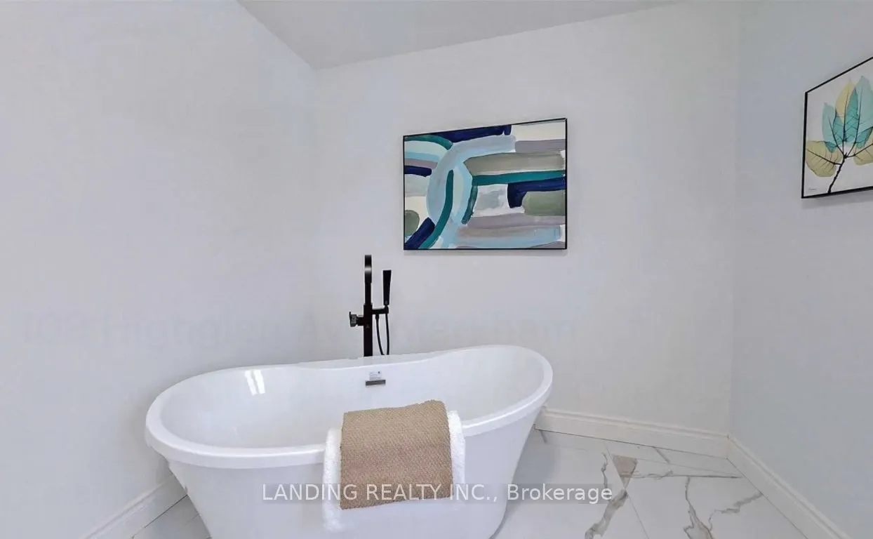 109 Highglen Avenue, #Main Floor