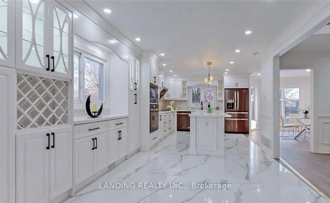 109 Highglen Avenue, #Main Floor