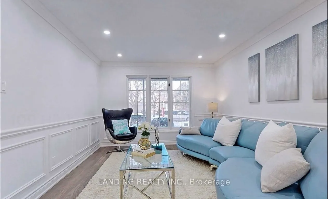 109 Highglen Avenue, #Main Floor