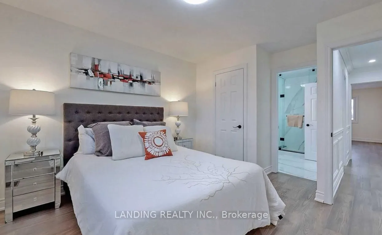 109 Highglen Avenue, #Main Floor