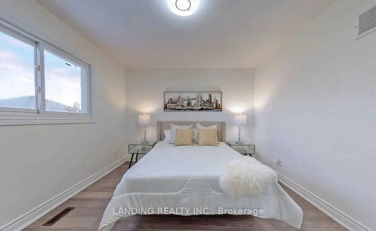 109 Highglen Avenue, #Main Floor