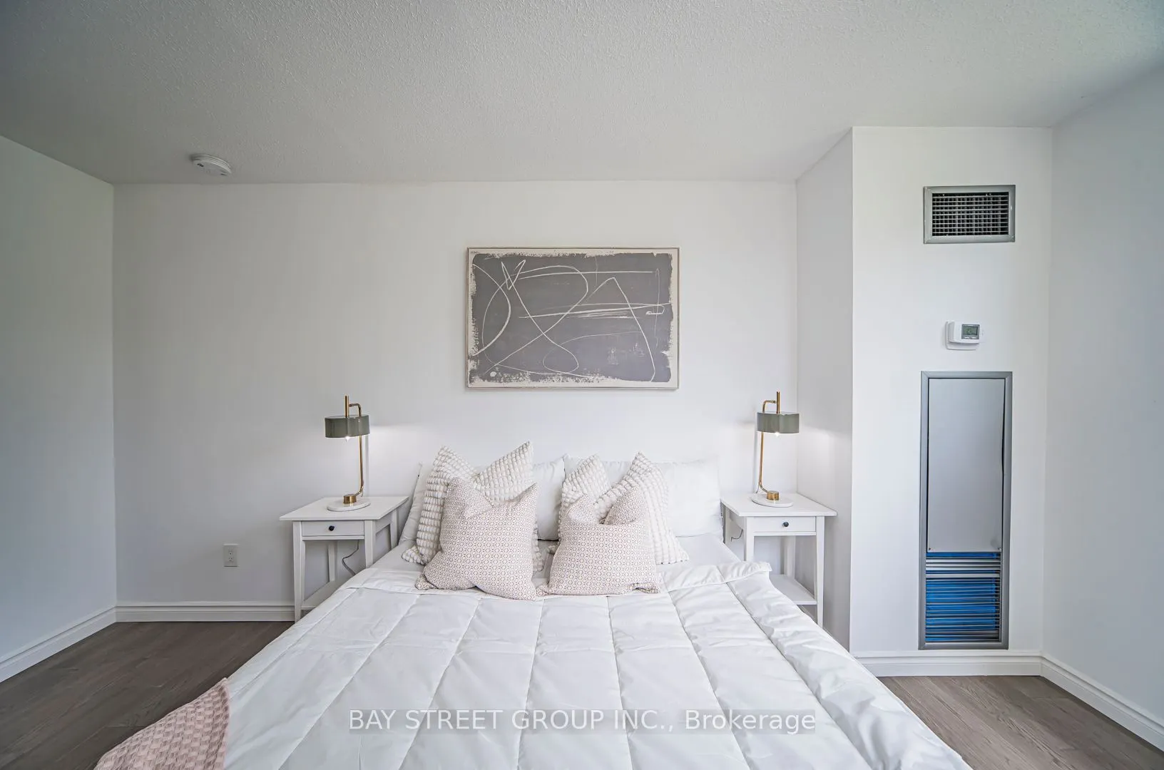 326 Major Mackenzie Drive E, #102