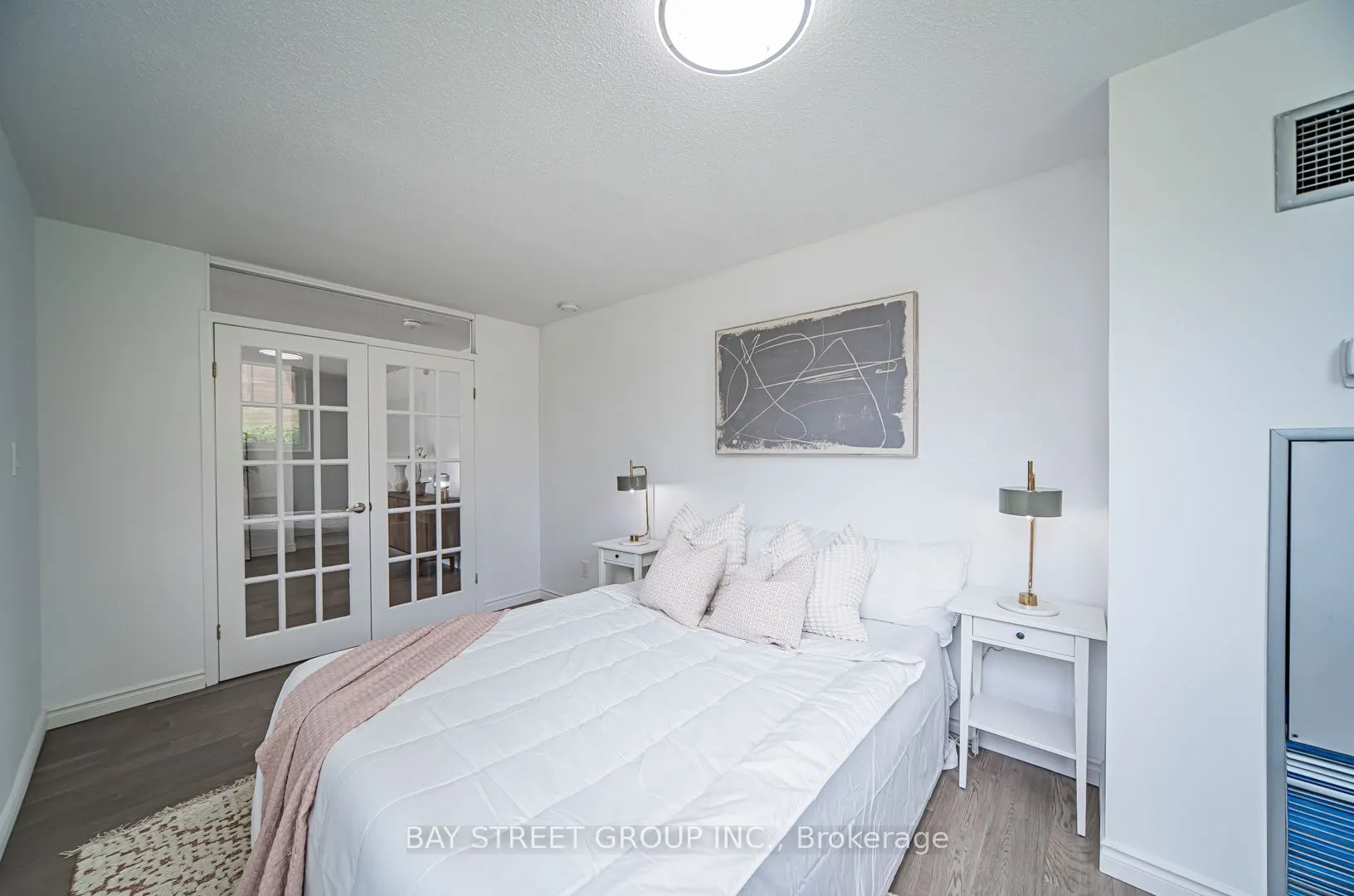 326 Major Mackenzie Drive E, #102