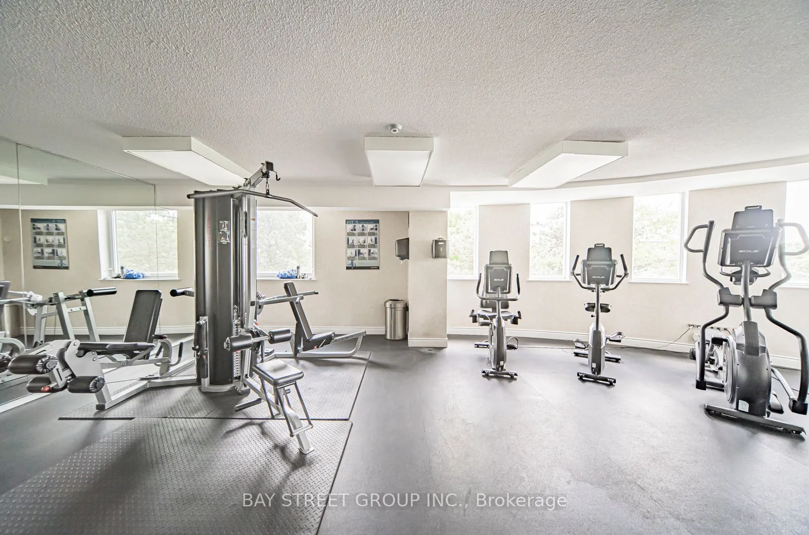 326 Major Mackenzie Drive E, #102