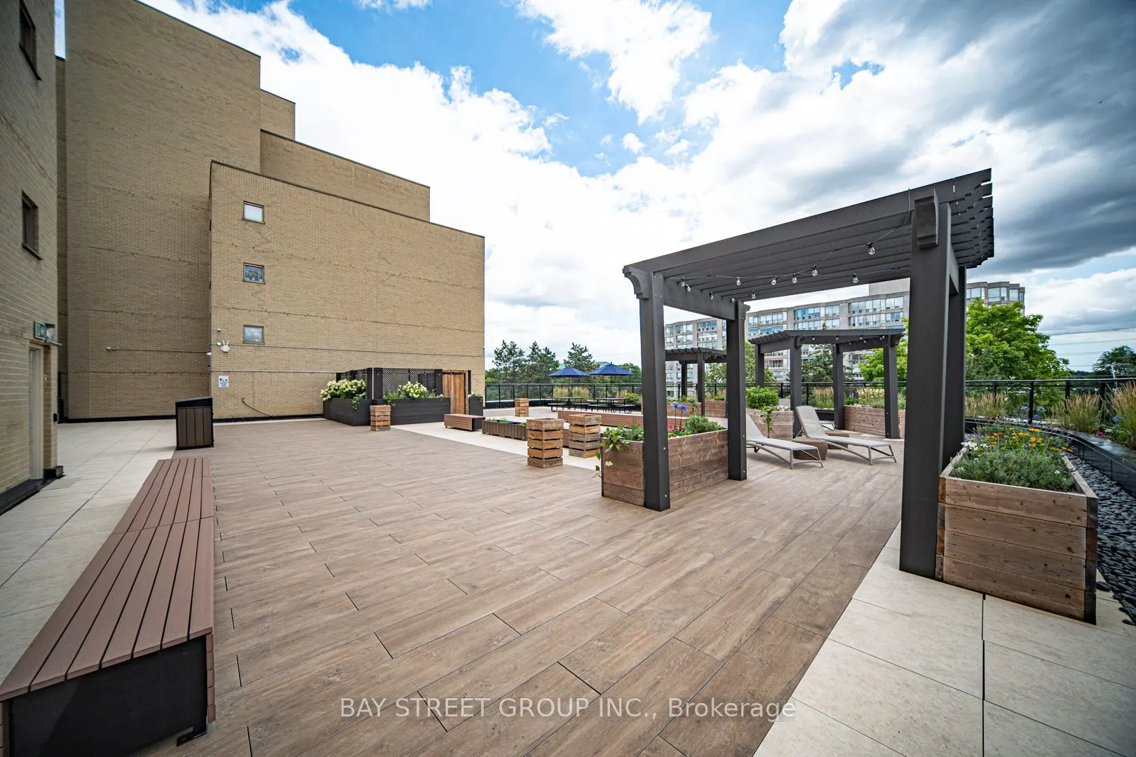 326 Major Mackenzie Drive E, #102