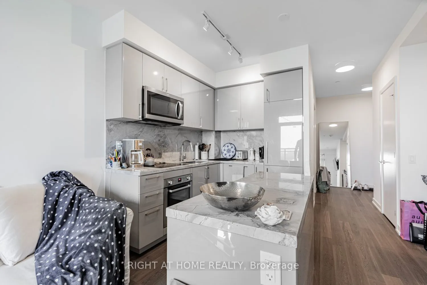 1 Grandview Avenue, #1207