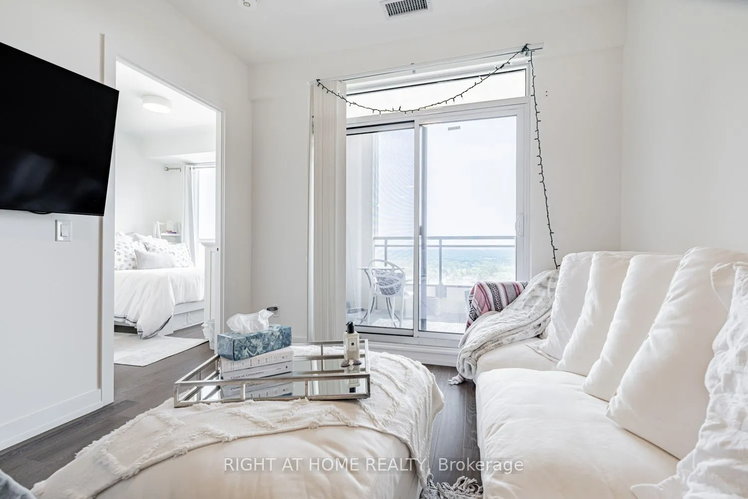 1 Grandview Avenue, #1207