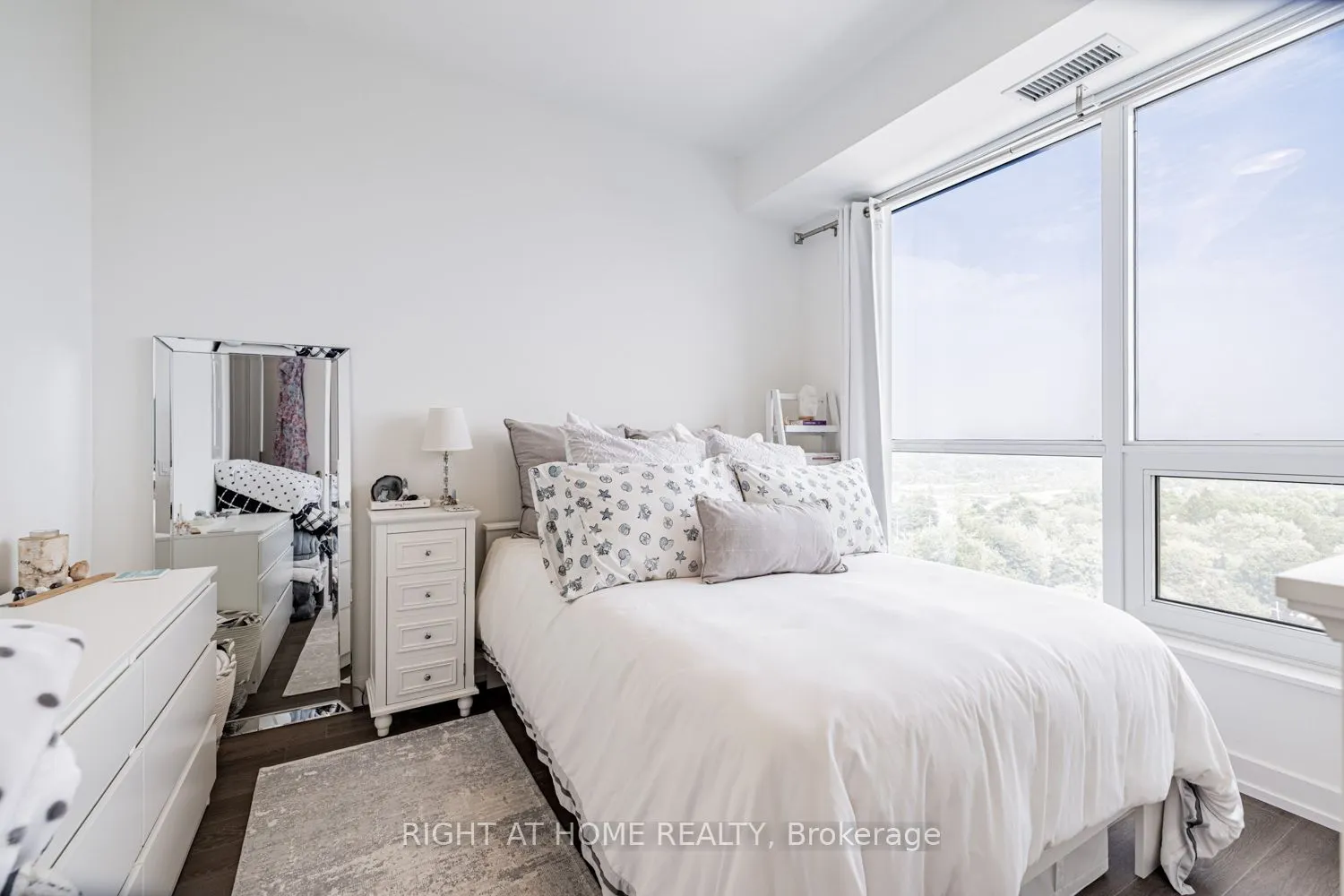 1 Grandview Avenue, #1207