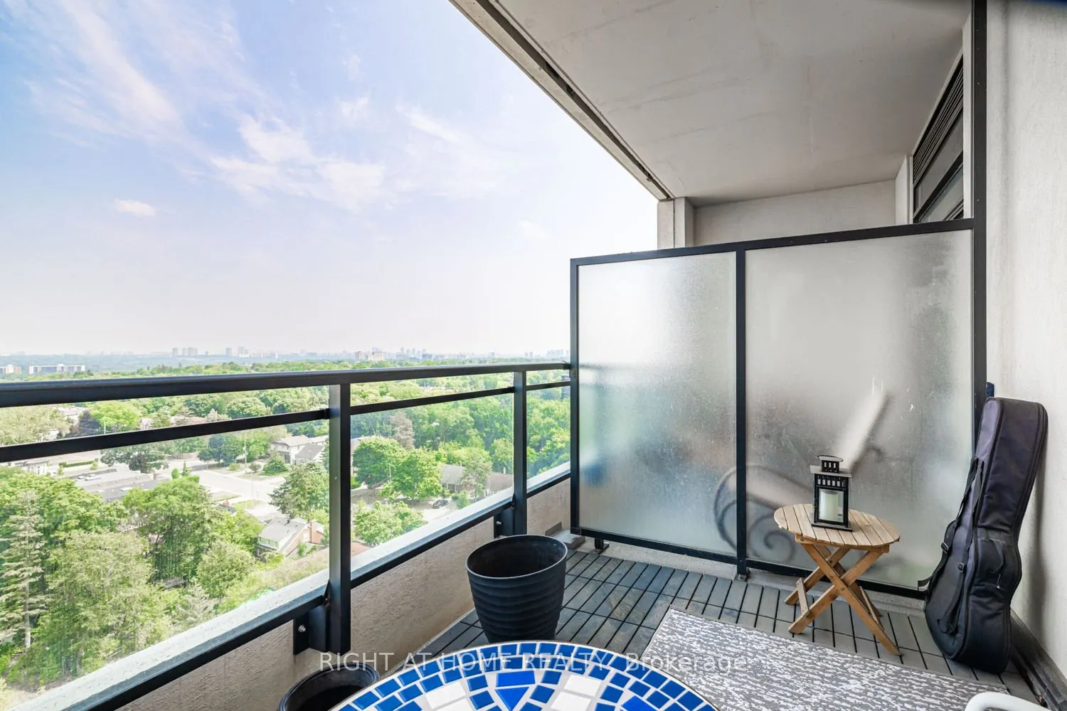 1 Grandview Avenue, #1207