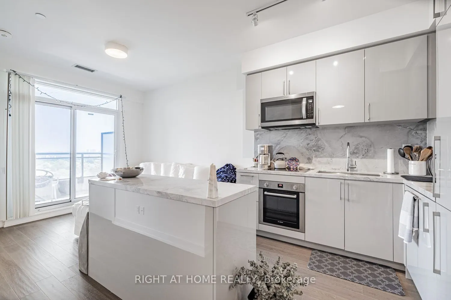 1 Grandview Avenue, #1207