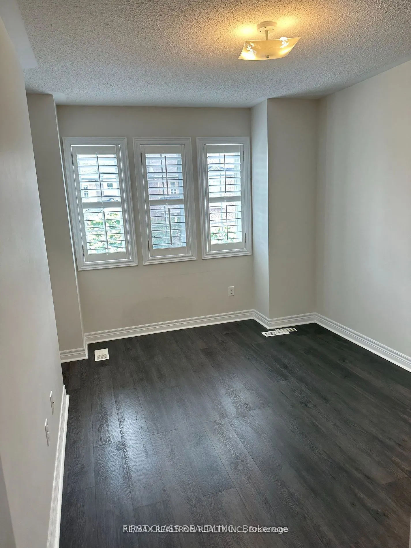 7 Almejo Avenue