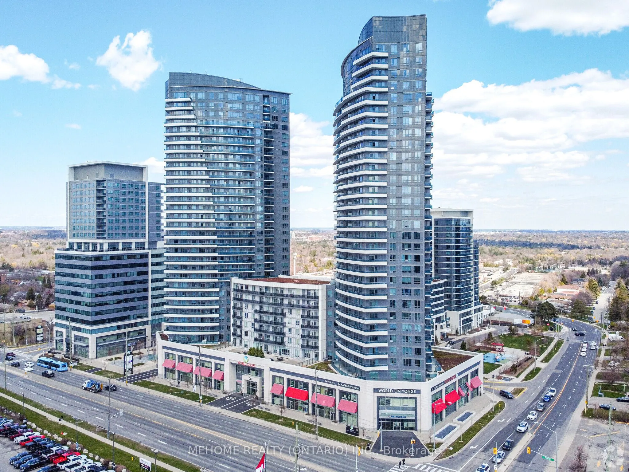 7167 Yonge Street, #201
