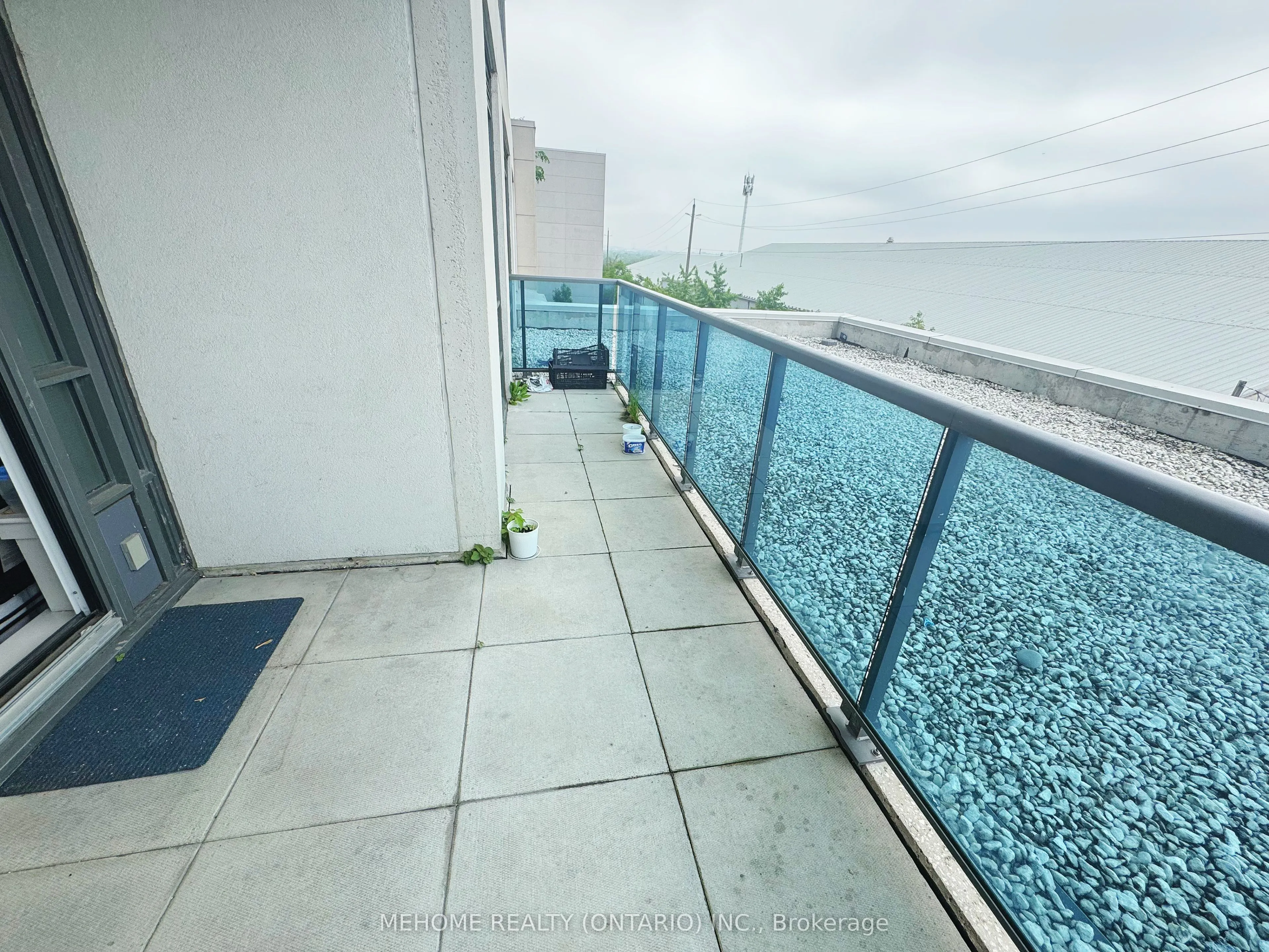 7167 Yonge Street, #201