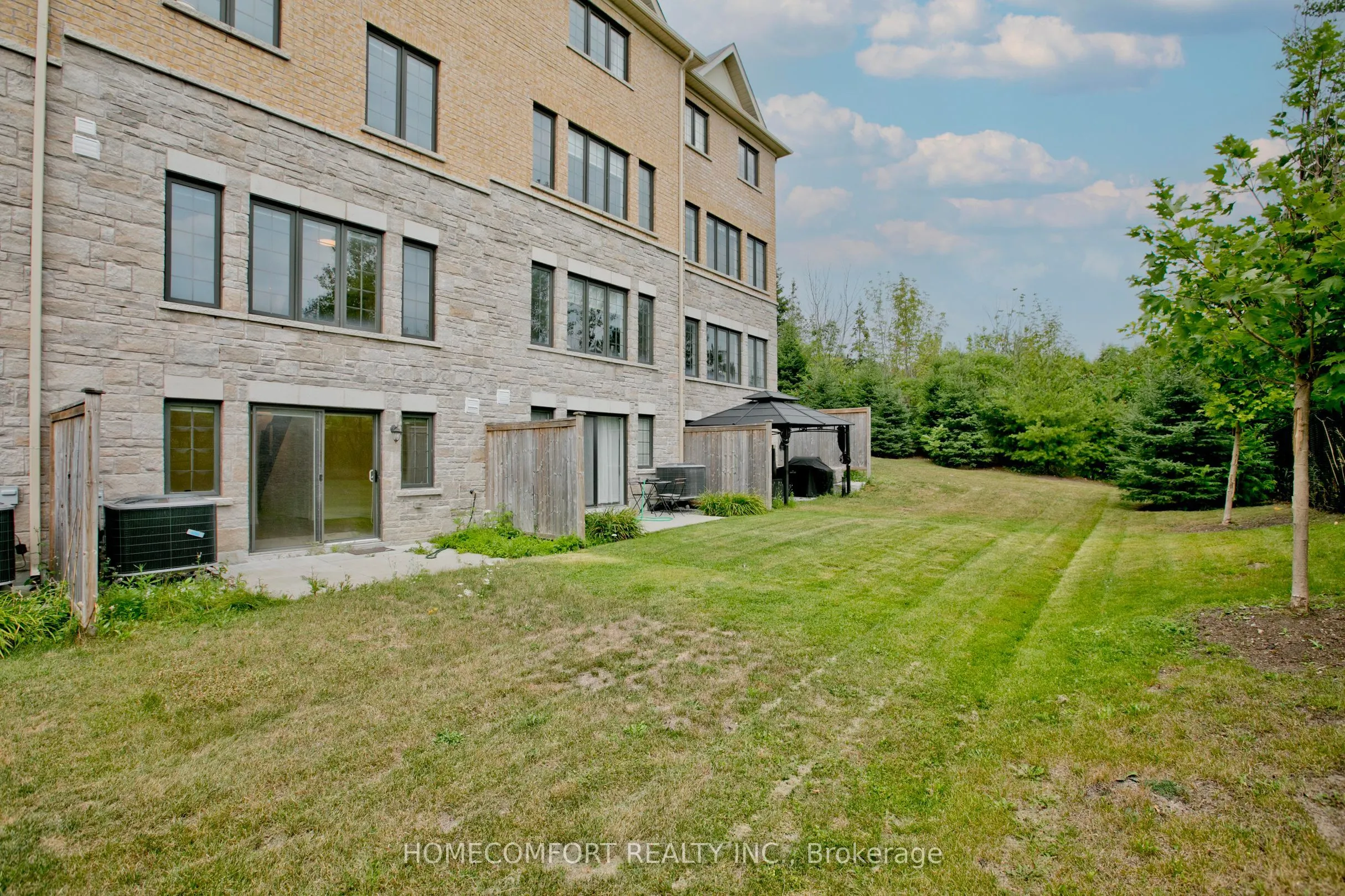 9 Milbourne Lane