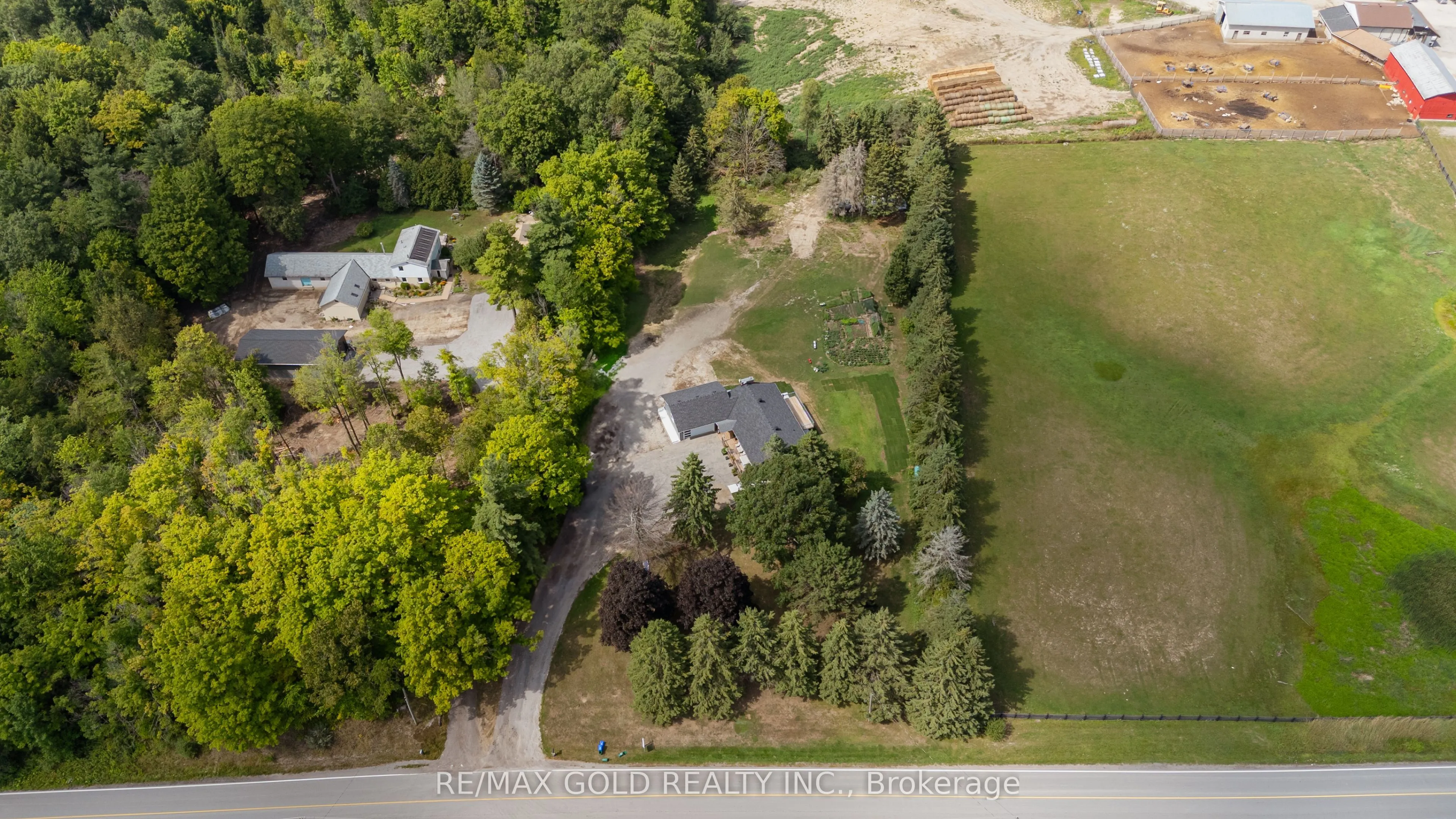 6820 16th Side Road