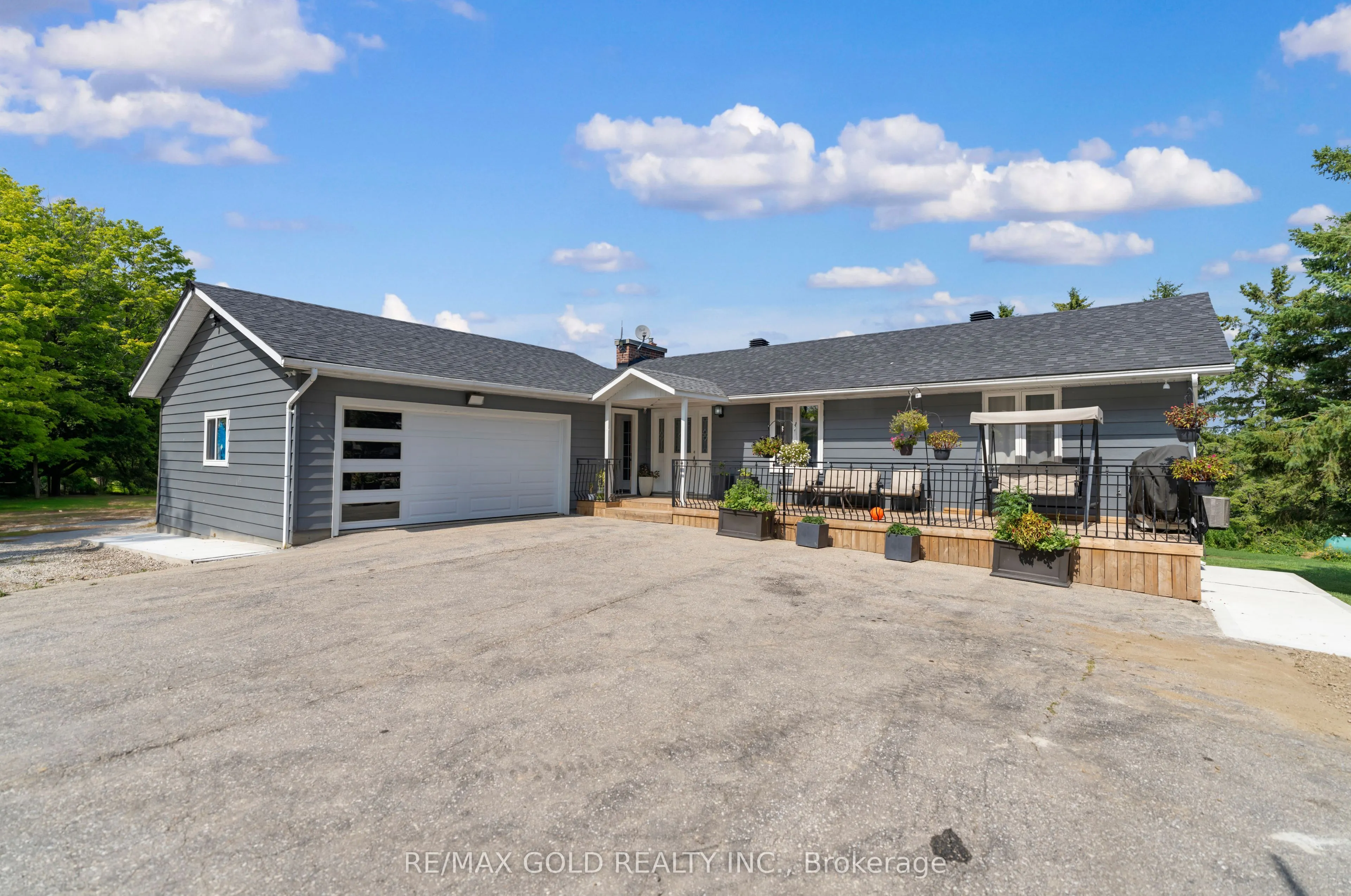 6820 16th Side Road