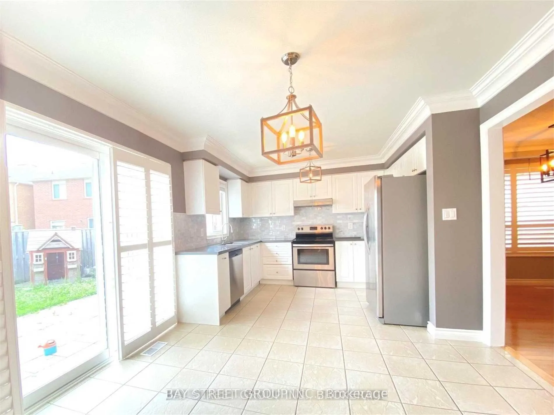 68 Hiram Johnson Road