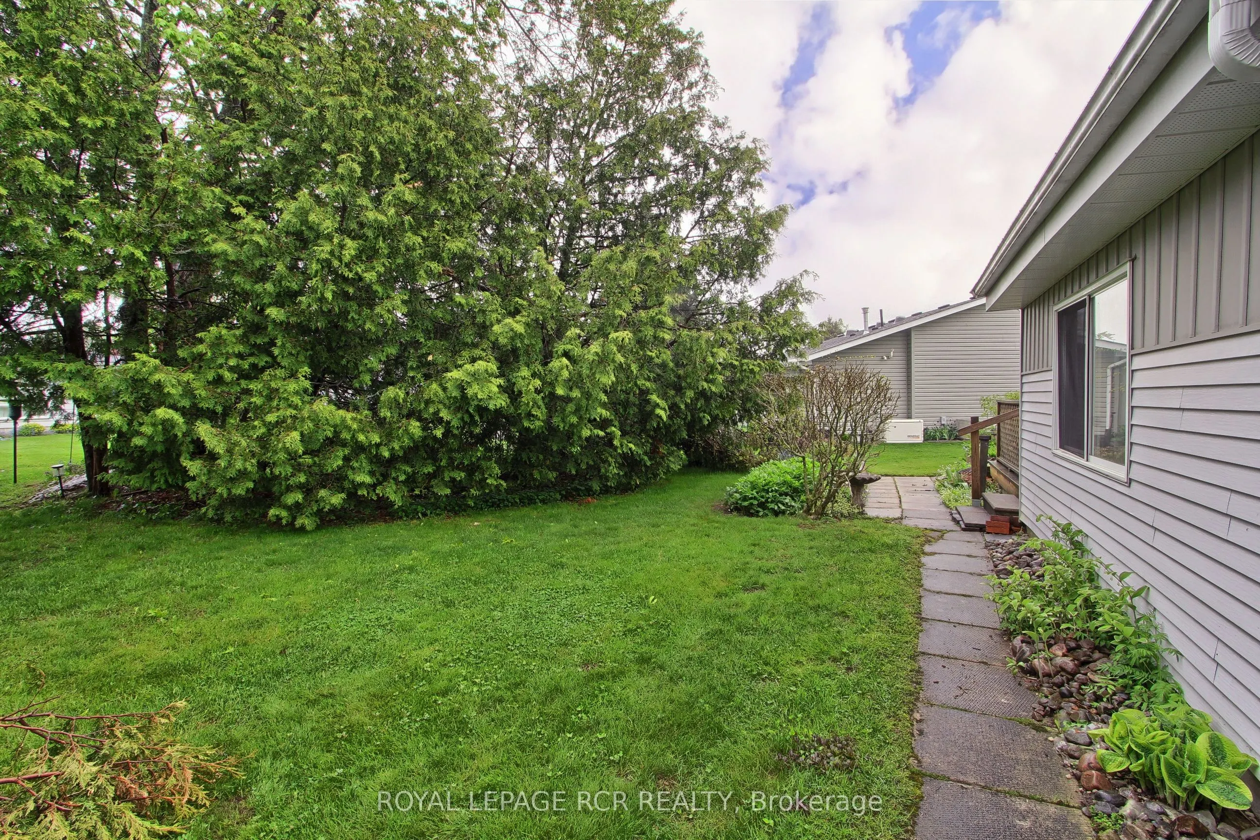 8 Carmans Cove