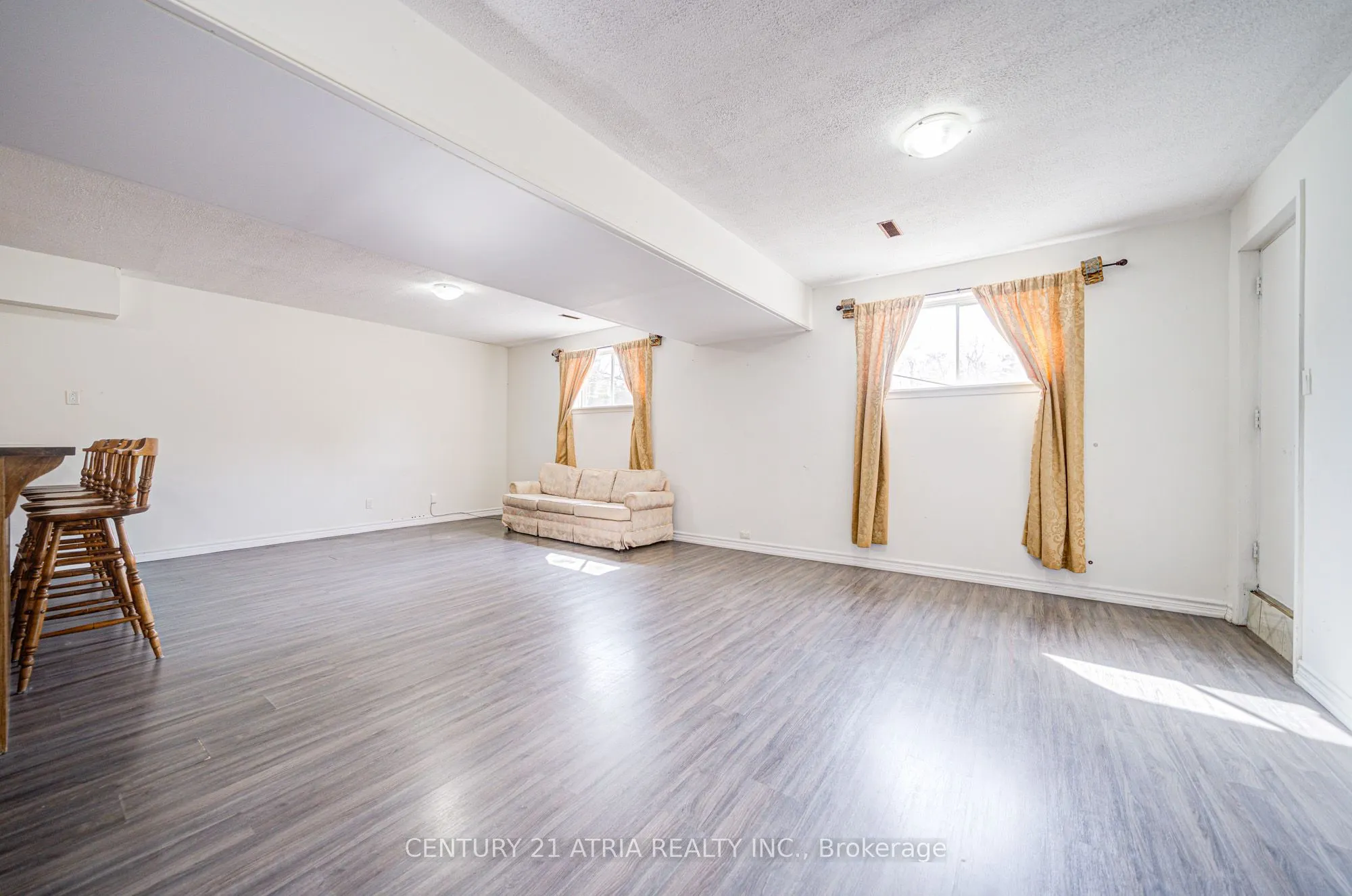 113 Oak Avenue, #Basement