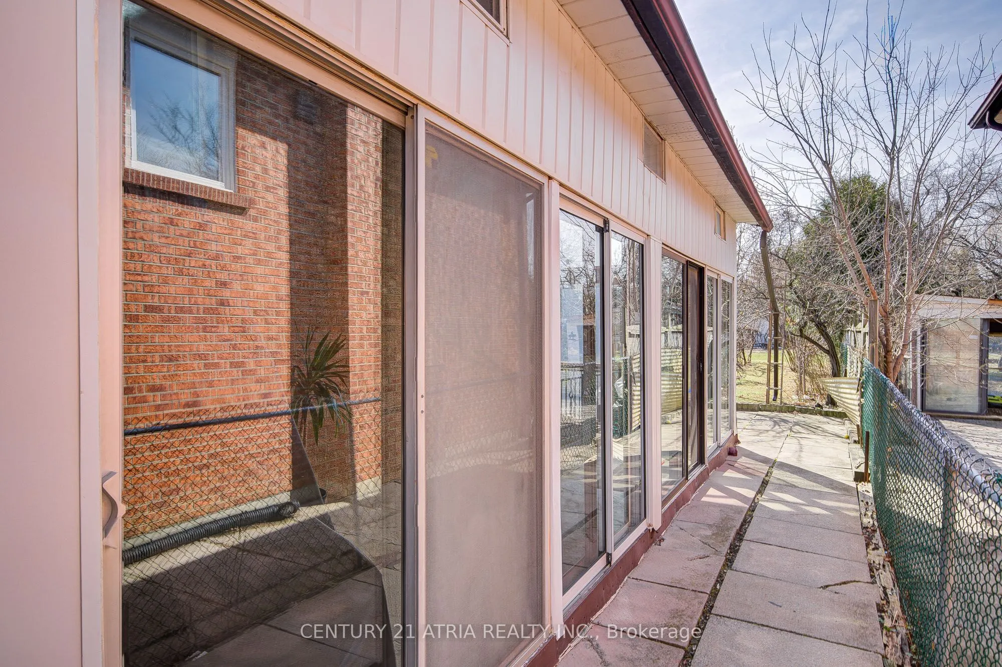 113 Oak Avenue, #Basement