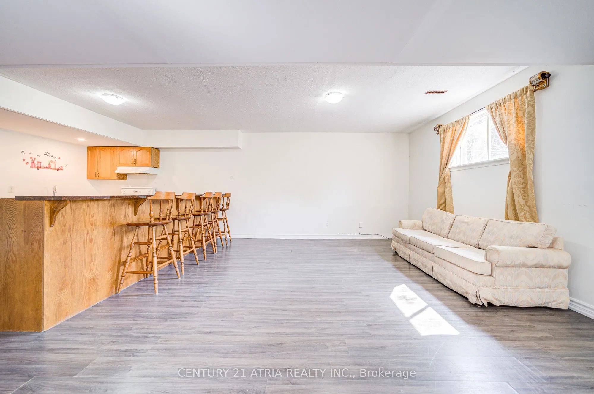 113 Oak Avenue, #Basement