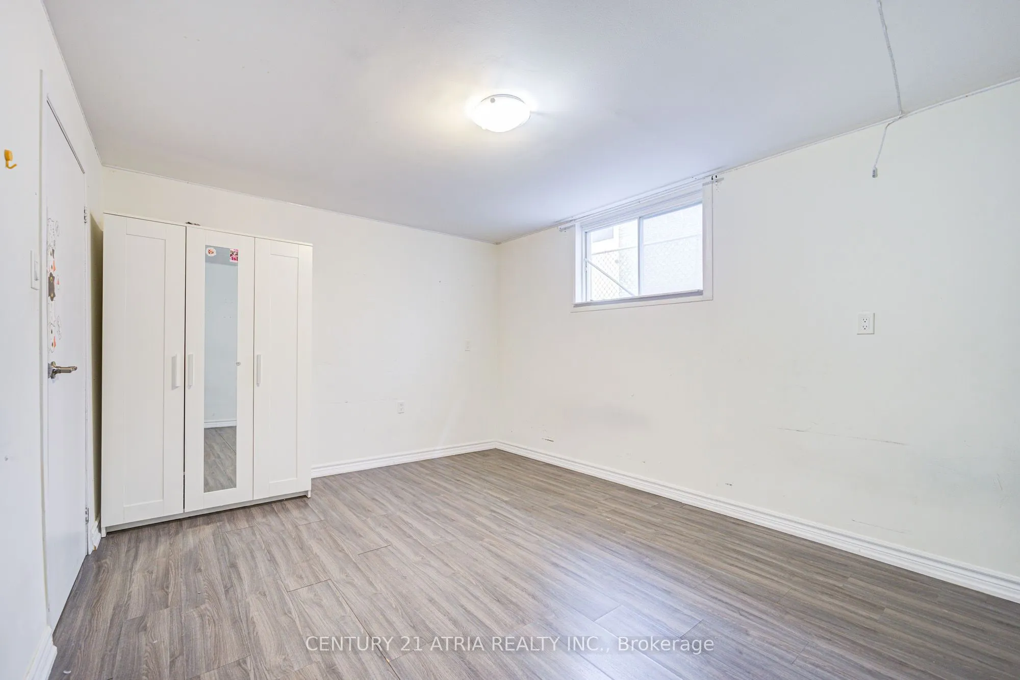 113 Oak Avenue, #Basement