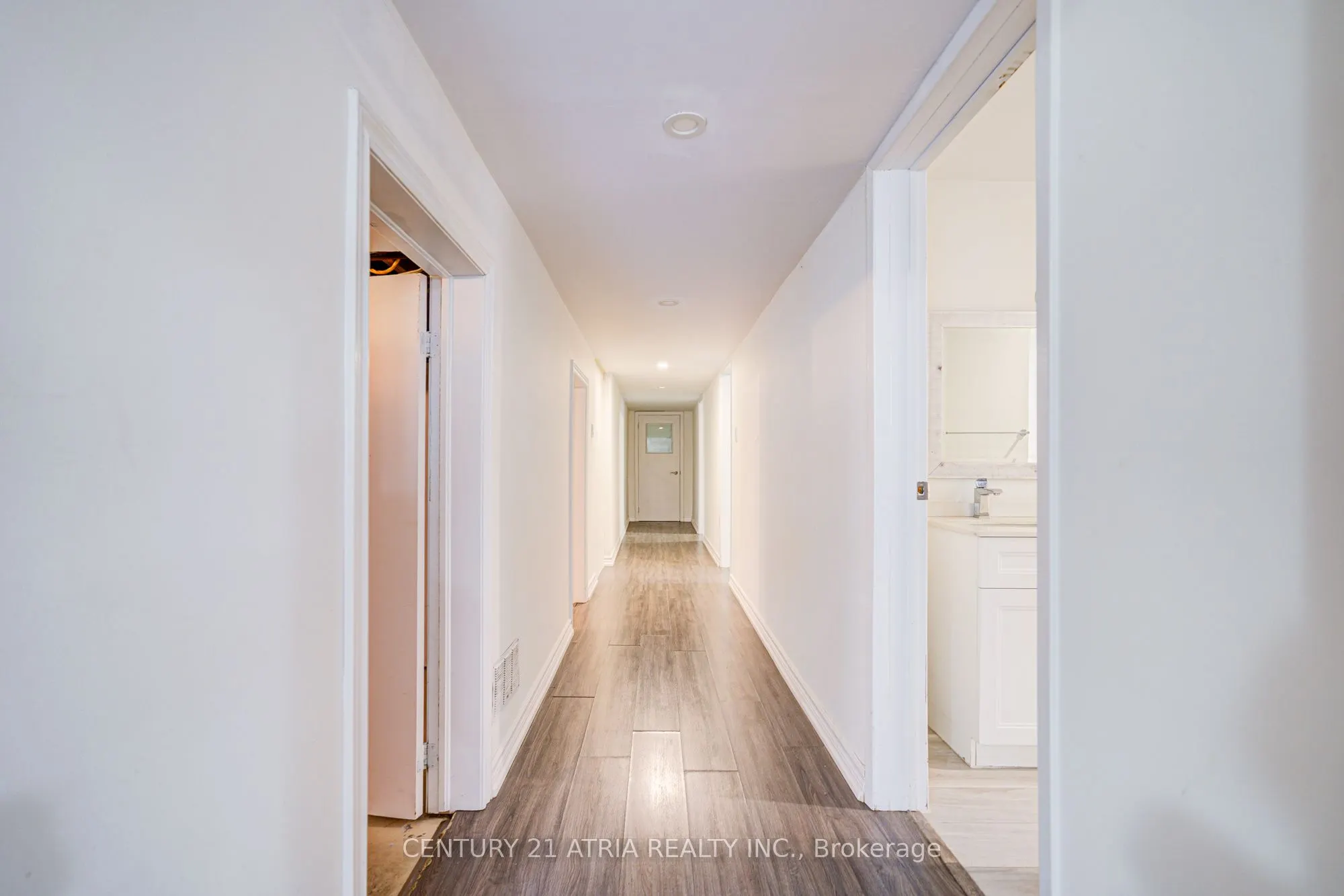 113 Oak Avenue, #Basement