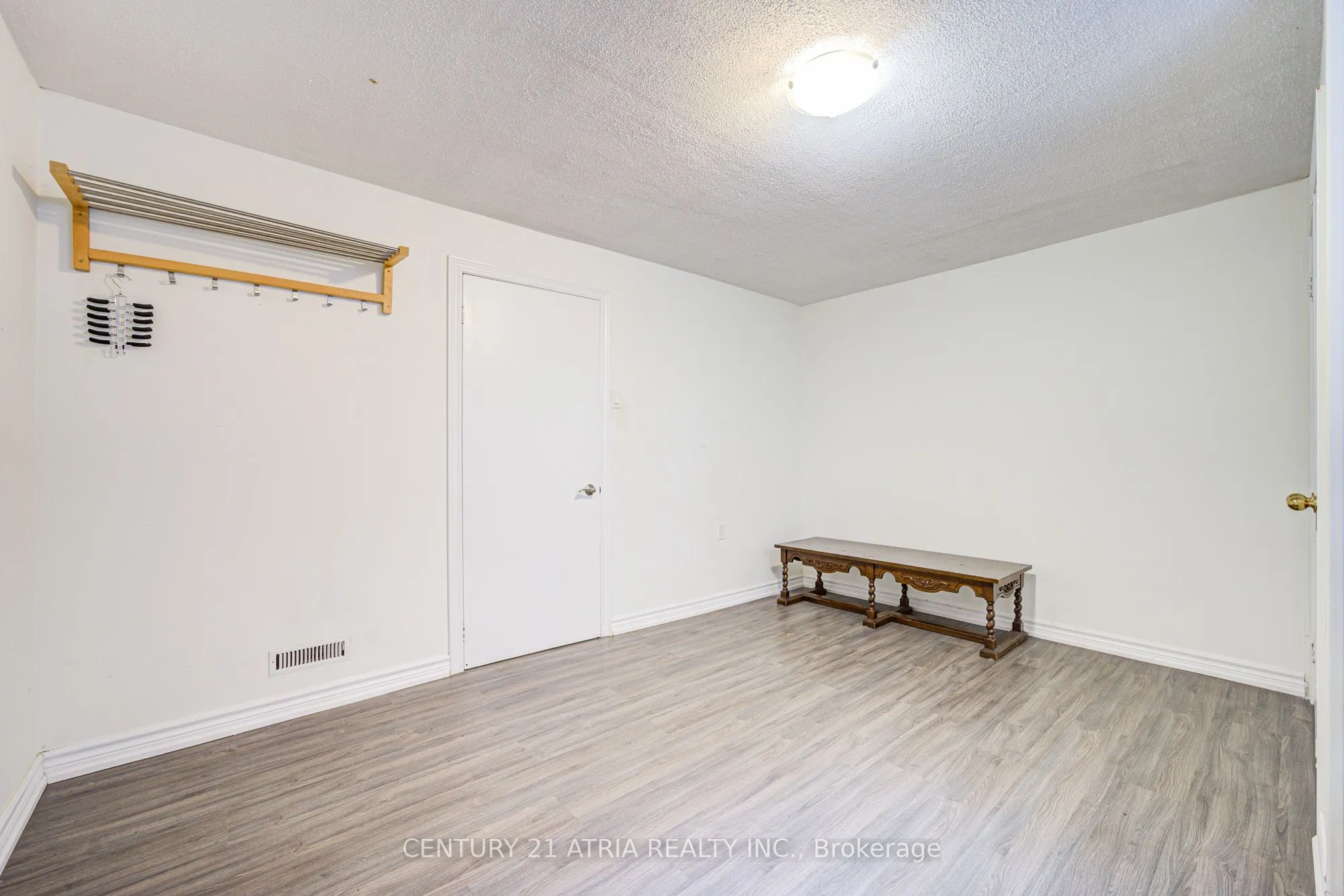 113 Oak Avenue, #Basement