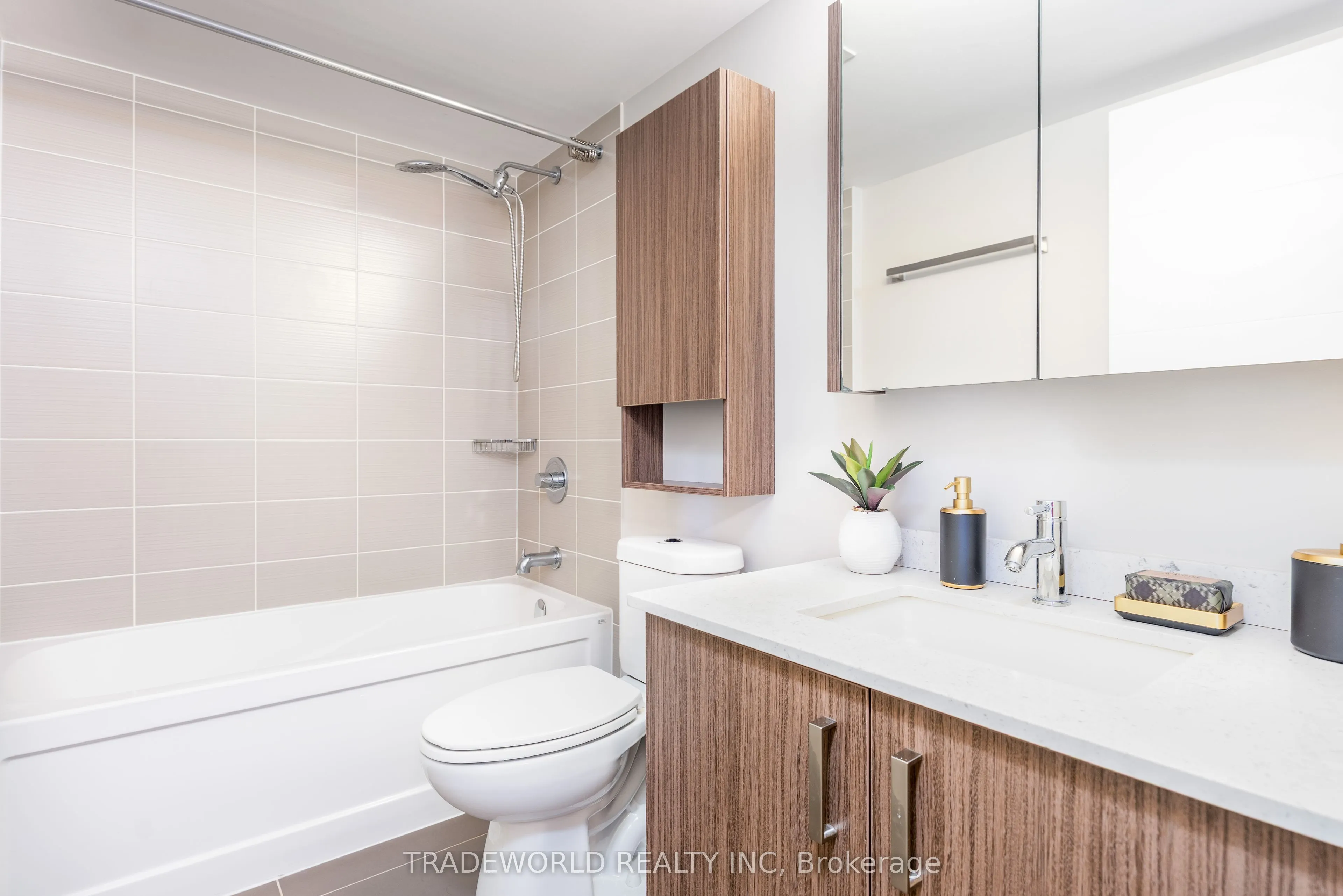 18 Uptown Drive, #631