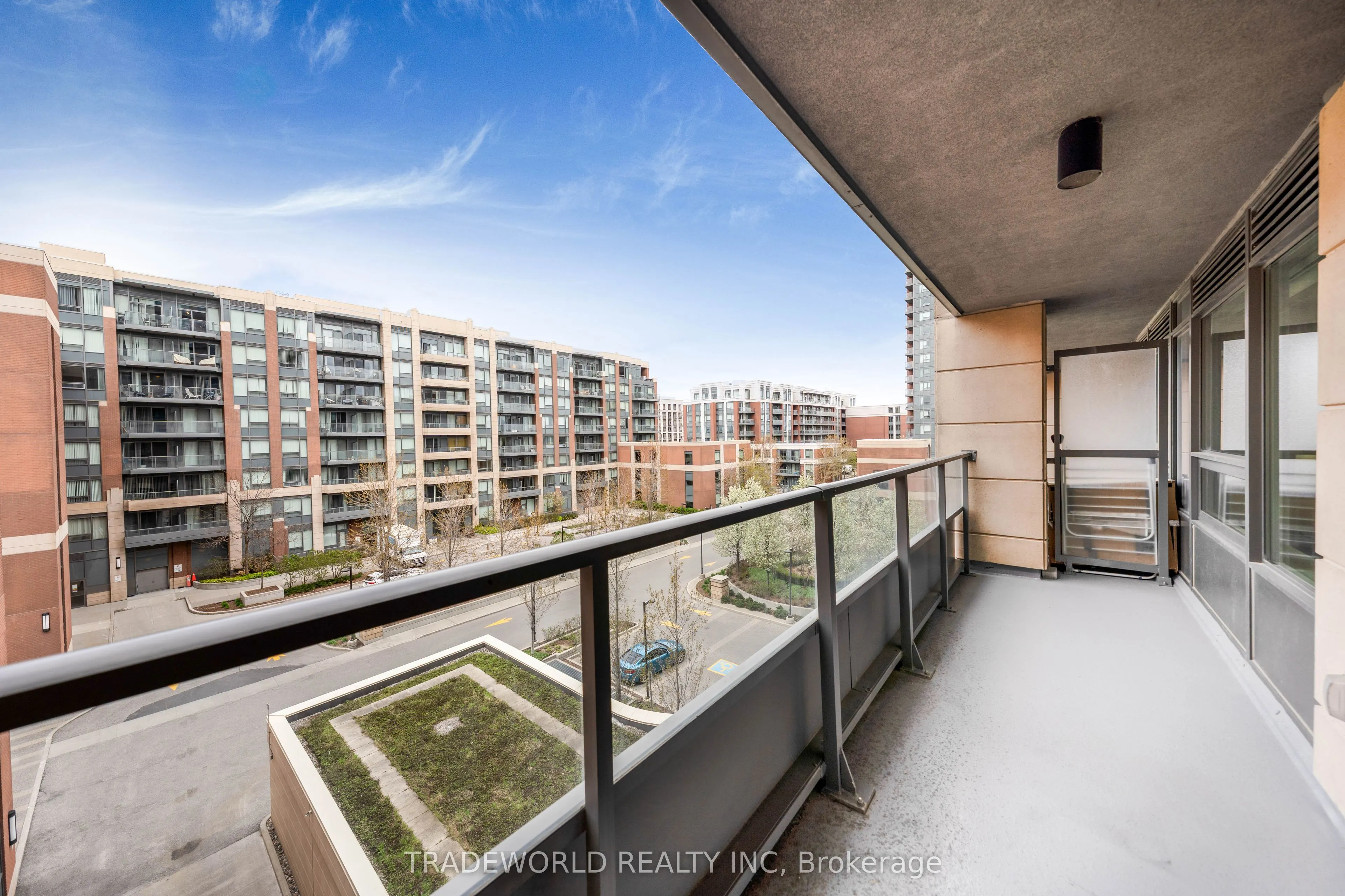 18 Uptown Drive, #631