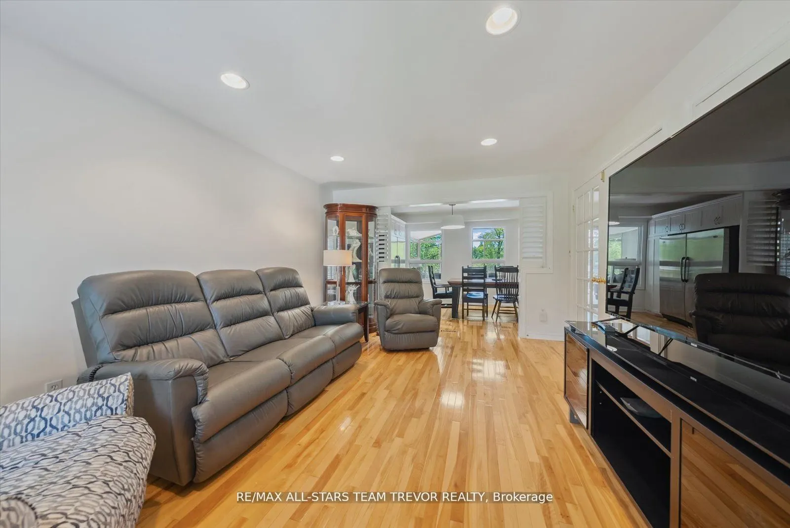 31 Riveredge Drive