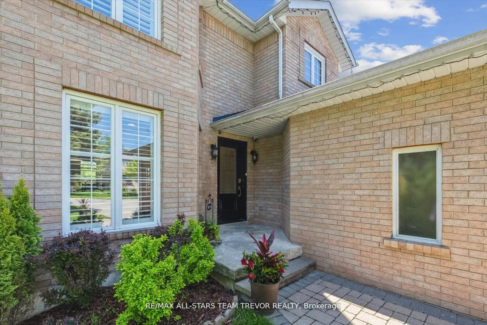 31 Riveredge Drive