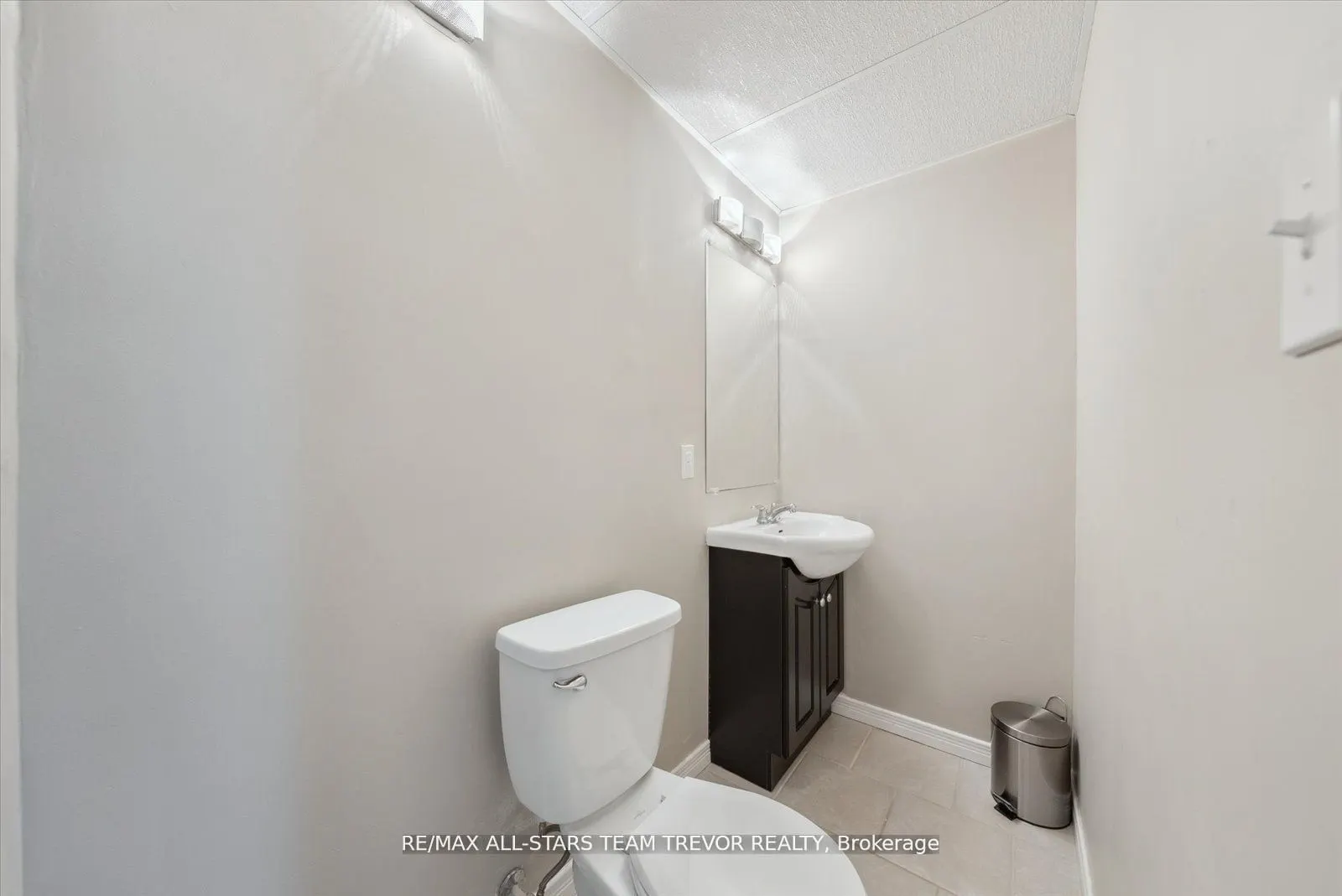 31 Riveredge Drive