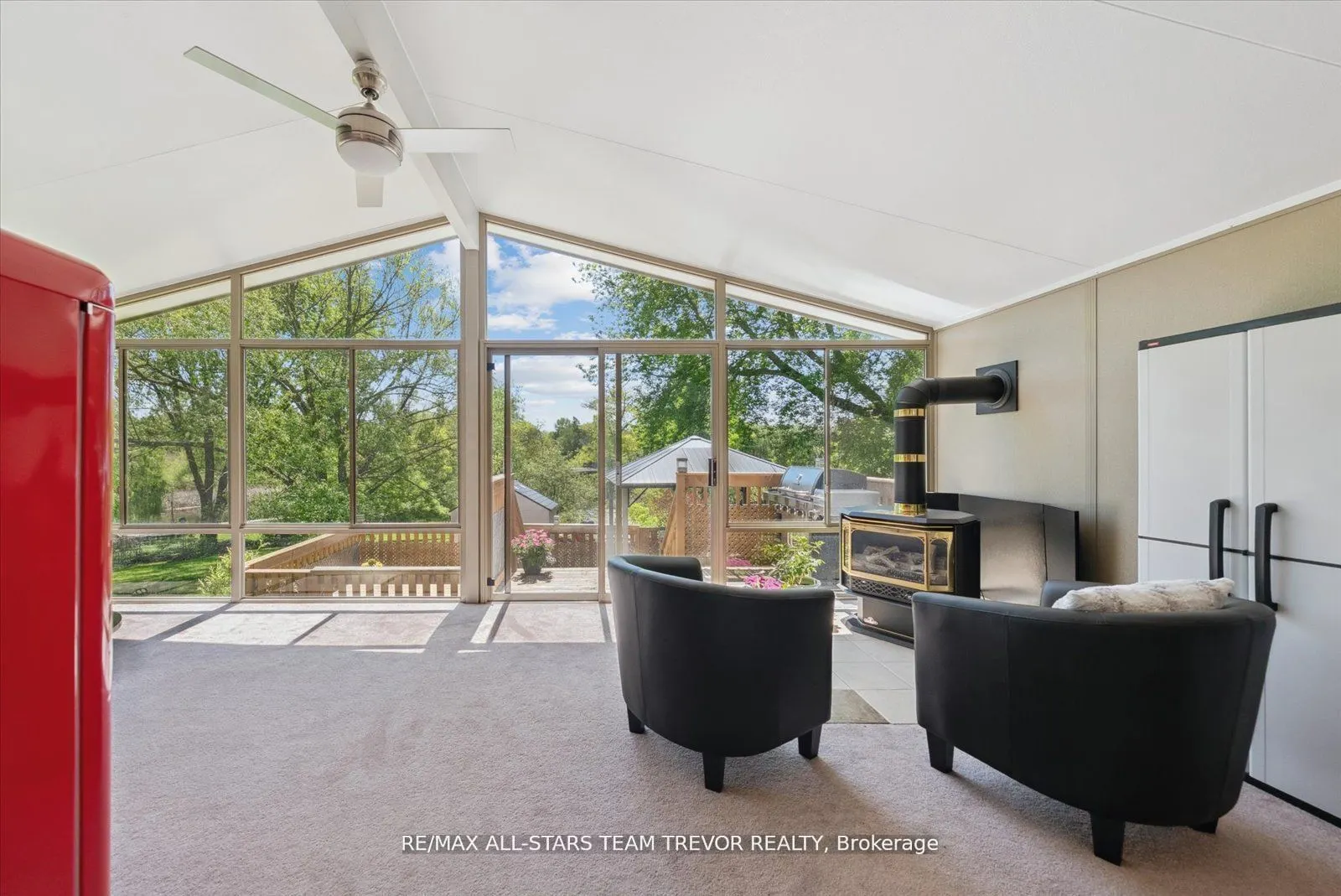 31 Riveredge Drive