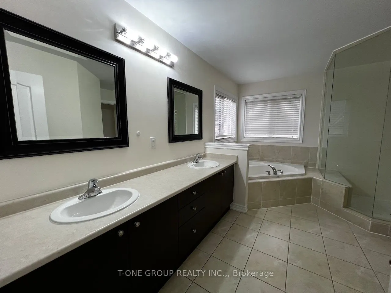 1 Timna Crescent
